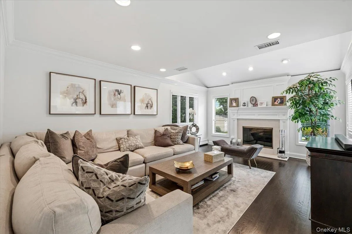 35 Bucknell Drive, Oyster Bay, NY, 4 Bedrooms Bedrooms, 10 Rooms Rooms,2 BathroomsBathrooms,Residential,For Rent,Bucknell,0,1035434 35 Bucknell Drive, Oyster Bay, NY, 4 Bedrooms Bedrooms, 10 Rooms Rooms,2 BathroomsBathrooms,Residential,For Rent,Bucknell,0,1035434