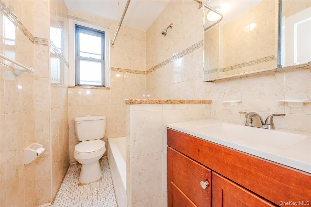 758 Brady Court, New York, NY, 2 Bedrooms Bedrooms, 5 Rooms Rooms,1 BathroomBathrooms,Residential,For Rent,Brady,0,1035444 758 Brady Court, New York, NY, 2 Bedrooms Bedrooms, 5 Rooms Rooms,1 BathroomBathrooms,Residential,For Rent,Brady,0,1035444