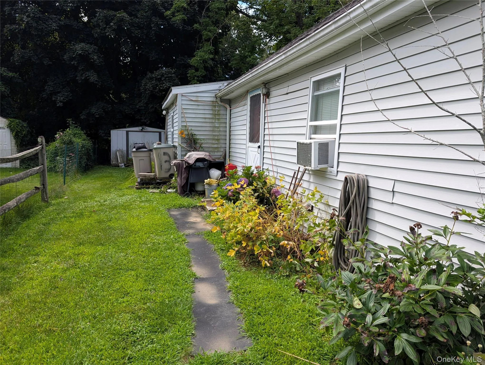 13 Lowell Road, Carmel, NY, 2 Bedrooms Bedrooms, 5 Rooms Rooms,1 BathroomBathrooms,Residential,For Rent,Lowell,0,1035445 13 Lowell Road, Carmel, NY, 2 Bedrooms Bedrooms, 5 Rooms Rooms,1 BathroomBathrooms,Residential,For Rent,Lowell,0,1035445