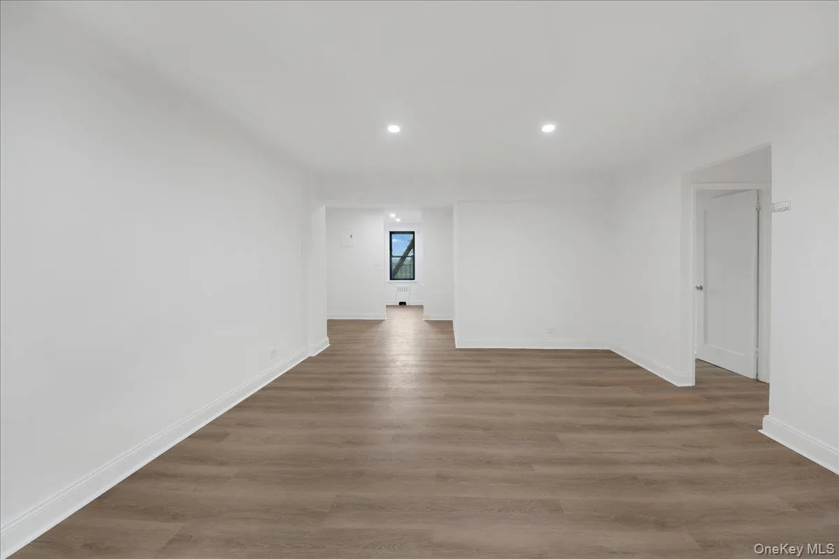 3840 Greystone Avenue, New York, NY, 1 Bedroom Bedrooms, 4 Rooms Rooms,1 BathroomBathrooms,Residential Lease,For Rent,Greystone,0,1035446 3840 Greystone Avenue, New York, NY, 1 Bedroom Bedrooms, 4 Rooms Rooms,1 BathroomBathrooms,Residential Lease,For Rent,Greystone,0,1035446