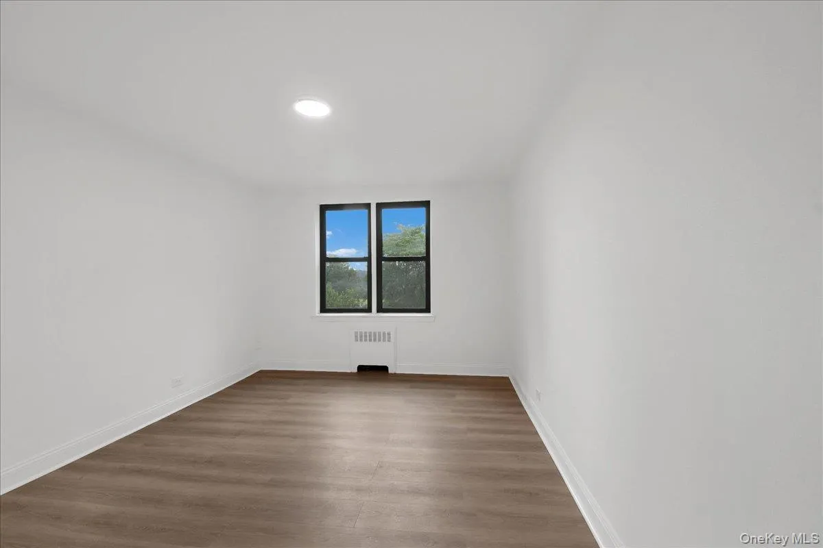 3840 Greystone Avenue, New York, NY, 1 Bedroom Bedrooms, 4 Rooms Rooms,1 BathroomBathrooms,Residential Lease,For Rent,Greystone,0,1035446 3840 Greystone Avenue, New York, NY, 1 Bedroom Bedrooms, 4 Rooms Rooms,1 BathroomBathrooms,Residential Lease,For Rent,Greystone,0,1035446