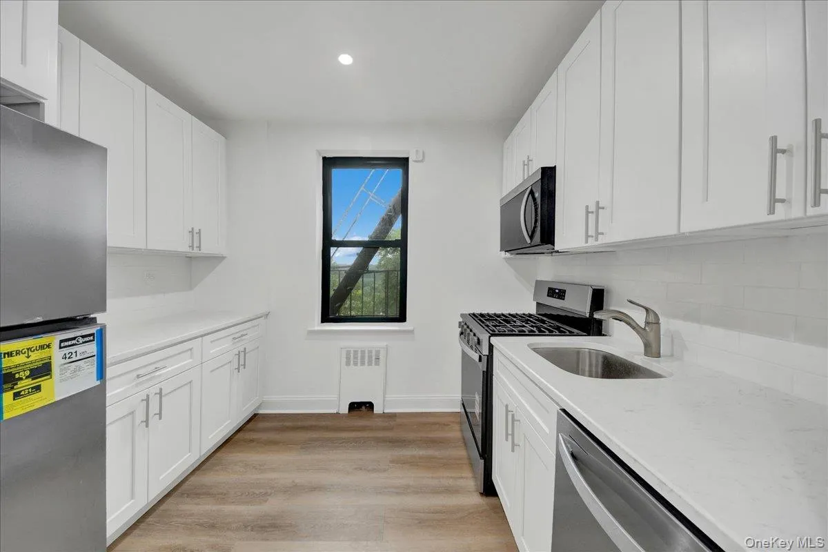 3840 Greystone Avenue, New York, NY, 1 Bedroom Bedrooms, 4 Rooms Rooms,1 BathroomBathrooms,Residential Lease,For Rent,Greystone,0,1035446 3840 Greystone Avenue, New York, NY, 1 Bedroom Bedrooms, 4 Rooms Rooms,1 BathroomBathrooms,Residential Lease,For Rent,Greystone,0,1035446