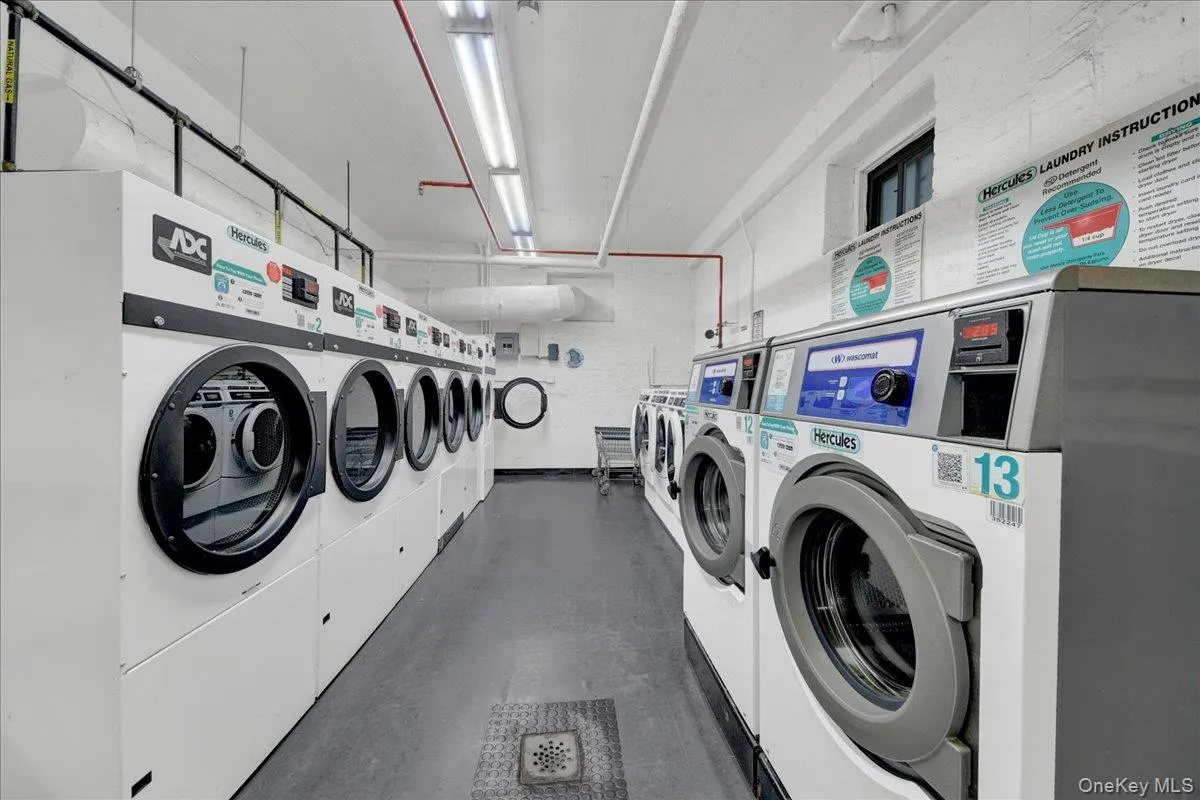 3840 Greystone Avenue, New York, NY, 1 Bedroom Bedrooms, 4 Rooms Rooms,1 BathroomBathrooms,Residential Lease,For Rent,Greystone,0,1035446 3840 Greystone Avenue, New York, NY, 1 Bedroom Bedrooms, 4 Rooms Rooms,1 BathroomBathrooms,Residential Lease,For Rent,Greystone,0,1035446