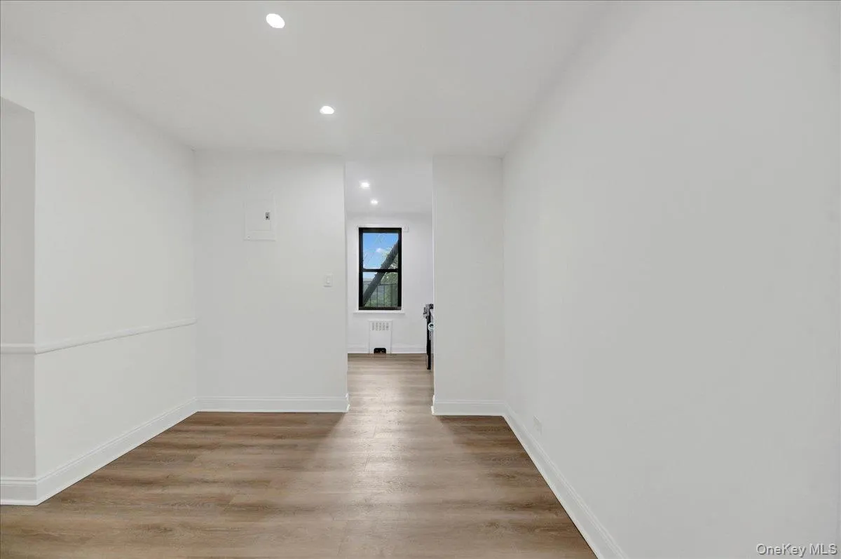 3840 Greystone Avenue, New York, NY, 1 Bedroom Bedrooms, 4 Rooms Rooms,1 BathroomBathrooms,Residential Lease,For Rent,Greystone,0,1035446 3840 Greystone Avenue, New York, NY, 1 Bedroom Bedrooms, 4 Rooms Rooms,1 BathroomBathrooms,Residential Lease,For Rent,Greystone,0,1035446