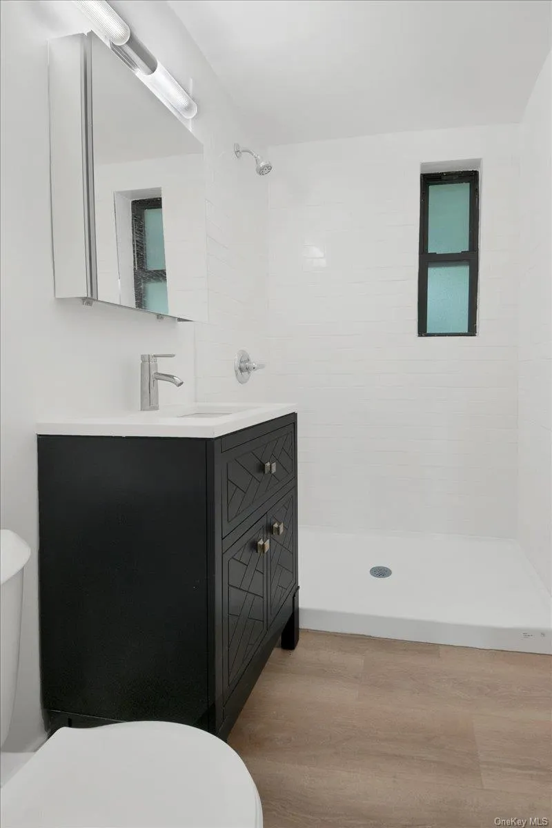 3840 Greystone Avenue, New York, NY, 1 Bedroom Bedrooms, 4 Rooms Rooms,1 BathroomBathrooms,Residential Lease,For Rent,Greystone,0,1035446 3840 Greystone Avenue, New York, NY, 1 Bedroom Bedrooms, 4 Rooms Rooms,1 BathroomBathrooms,Residential Lease,For Rent,Greystone,0,1035446