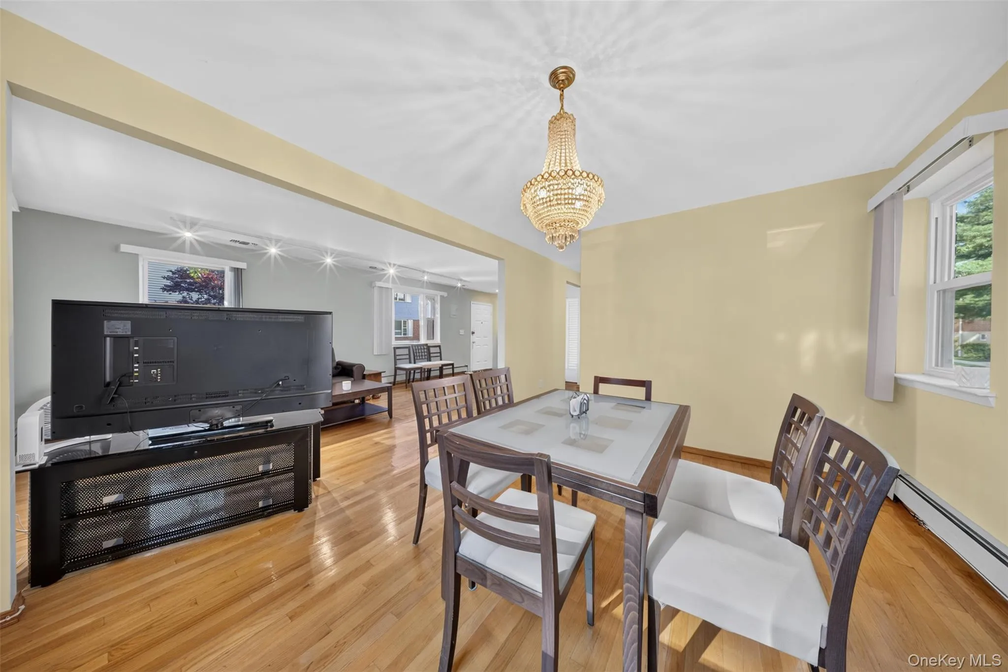 6861 Cloverdale Boulevard, New York, NY, 3 Bedrooms Bedrooms, 6 Rooms Rooms,2 BathroomsBathrooms,Residential,For Rent,Cloverdale,0,1035450 6861 Cloverdale Boulevard, New York, NY, 3 Bedrooms Bedrooms, 6 Rooms Rooms,2 BathroomsBathrooms,Residential,For Rent,Cloverdale,0,1035450