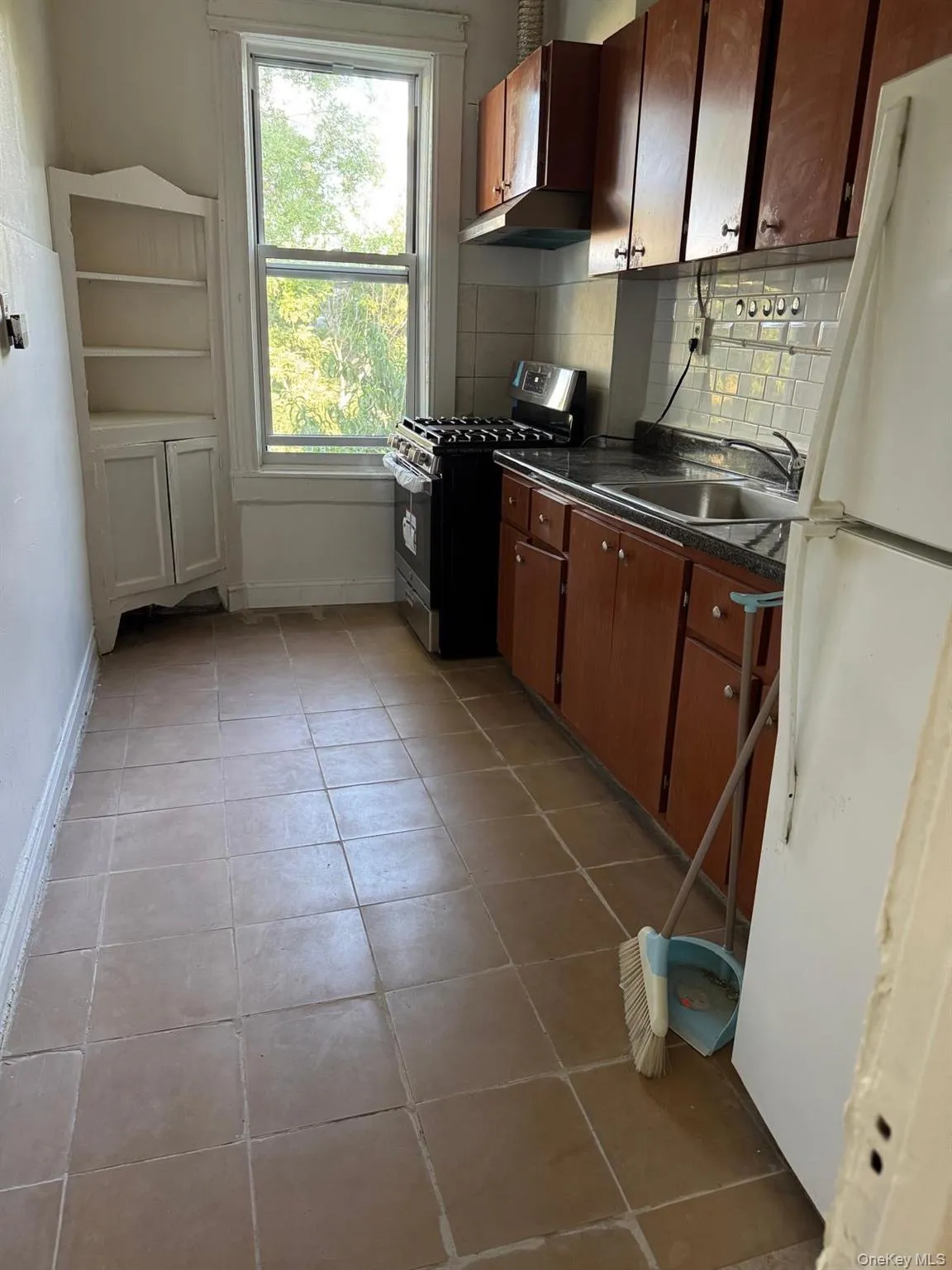 555 Pine Street, New York, NY, 5 Bedrooms Bedrooms, 6 Rooms Rooms,1 BathroomBathrooms,Residential Lease,For Rent,Pine,0,1035453 555 Pine Street, New York, NY, 5 Bedrooms Bedrooms, 6 Rooms Rooms,1 BathroomBathrooms,Residential Lease,For Rent,Pine,0,1035453