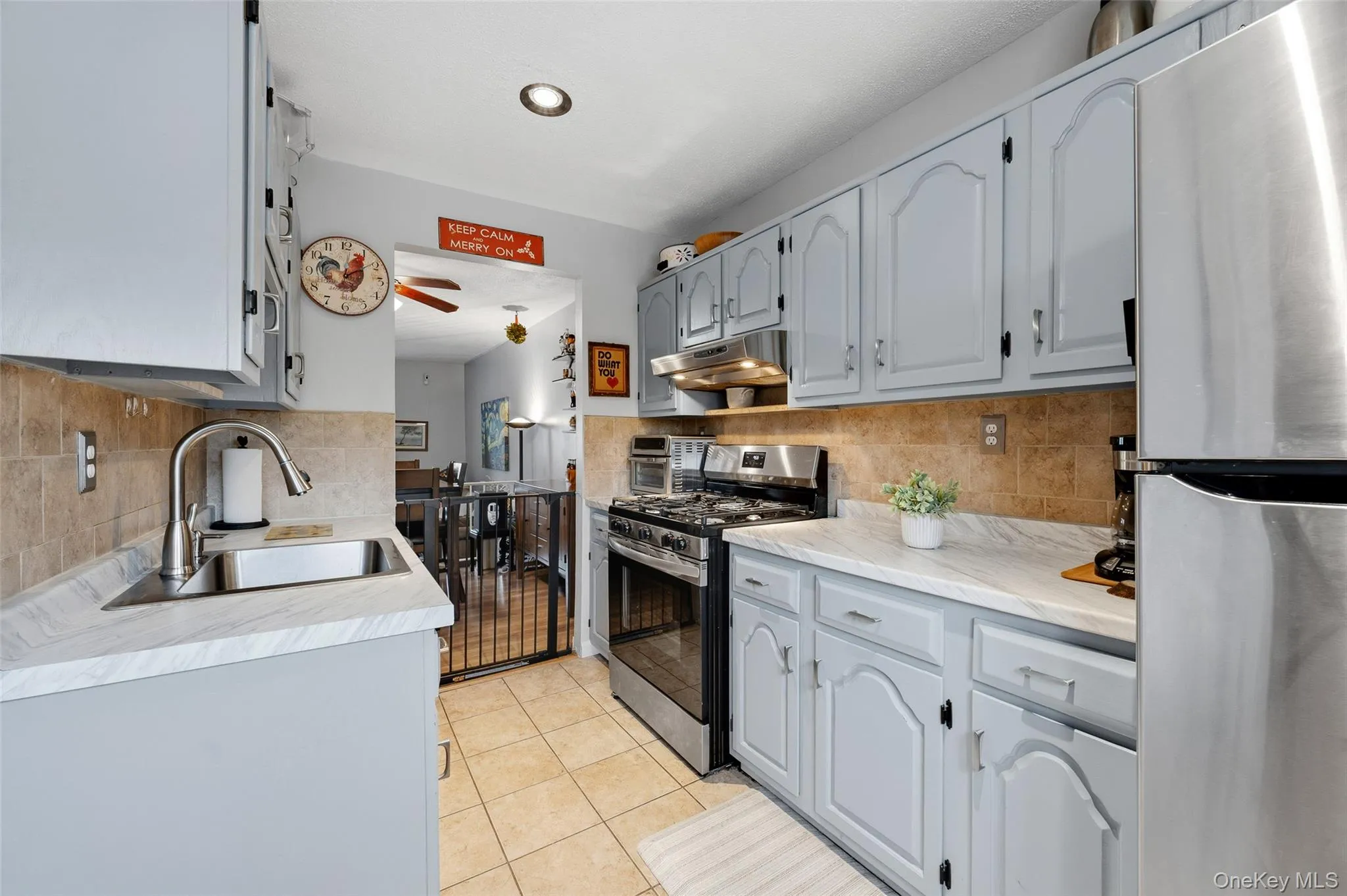 4230 Tremont Avenue, New York, NY, 3 Bedrooms Bedrooms, 8 Rooms Rooms,2 BathroomsBathrooms,Residential,For Rent,Tremont,0,1035460 4230 Tremont Avenue, New York, NY, 3 Bedrooms Bedrooms, 8 Rooms Rooms,2 BathroomsBathrooms,Residential,For Rent,Tremont,0,1035460