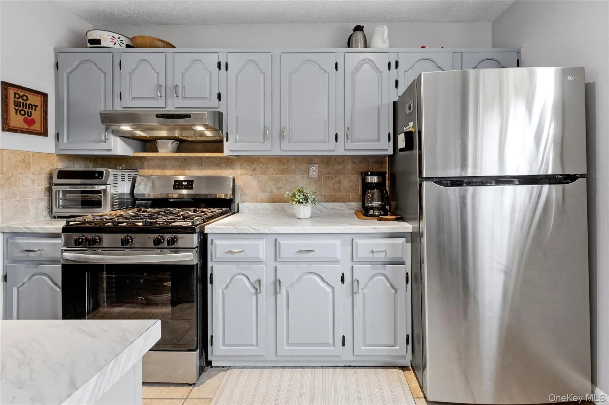 4230 Tremont Avenue, New York, NY, 3 Bedrooms Bedrooms, 8 Rooms Rooms,2 BathroomsBathrooms,Residential,For Rent,Tremont,0,1035460 4230 Tremont Avenue, New York, NY, 3 Bedrooms Bedrooms, 8 Rooms Rooms,2 BathroomsBathrooms,Residential,For Rent,Tremont,0,1035460