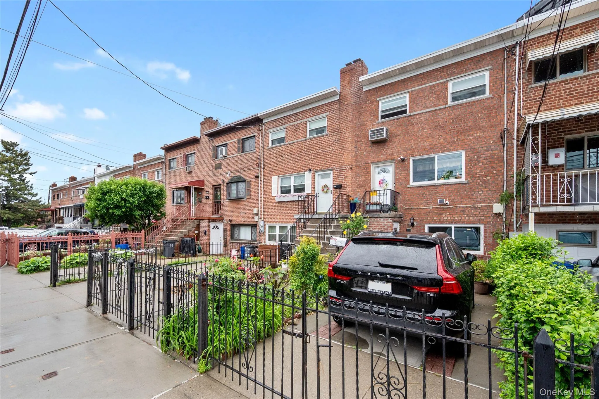 4230 Tremont Avenue, New York, NY, 3 Bedrooms Bedrooms, 8 Rooms Rooms,2 BathroomsBathrooms,Residential,For Rent,Tremont,0,1035460 4230 Tremont Avenue, New York, NY, 3 Bedrooms Bedrooms, 8 Rooms Rooms,2 BathroomsBathrooms,Residential,For Rent,Tremont,0,1035460