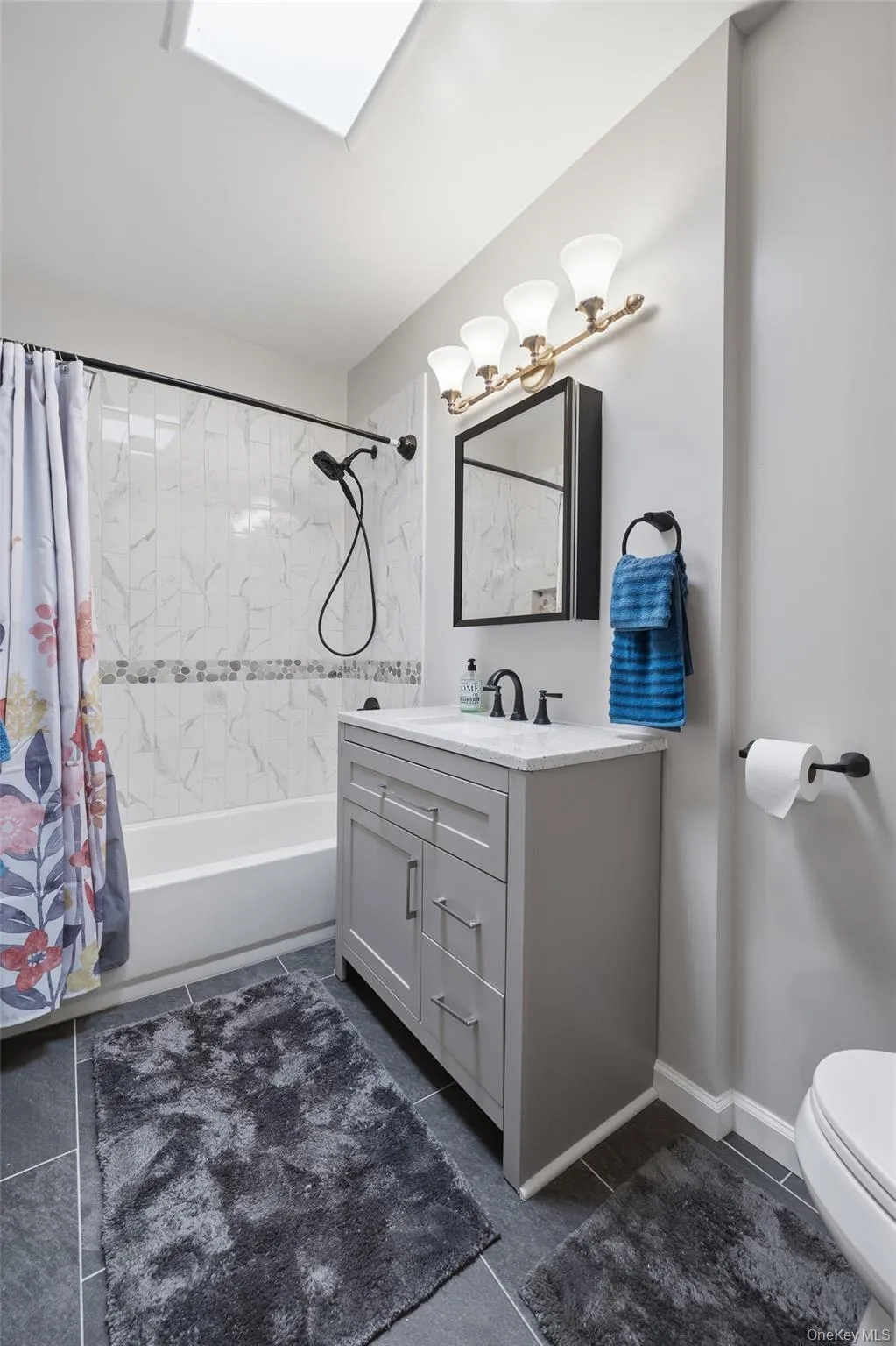 4230 Tremont Avenue, New York, NY, 3 Bedrooms Bedrooms, 8 Rooms Rooms,2 BathroomsBathrooms,Residential,For Rent,Tremont,0,1035460 4230 Tremont Avenue, New York, NY, 3 Bedrooms Bedrooms, 8 Rooms Rooms,2 BathroomsBathrooms,Residential,For Rent,Tremont,0,1035460