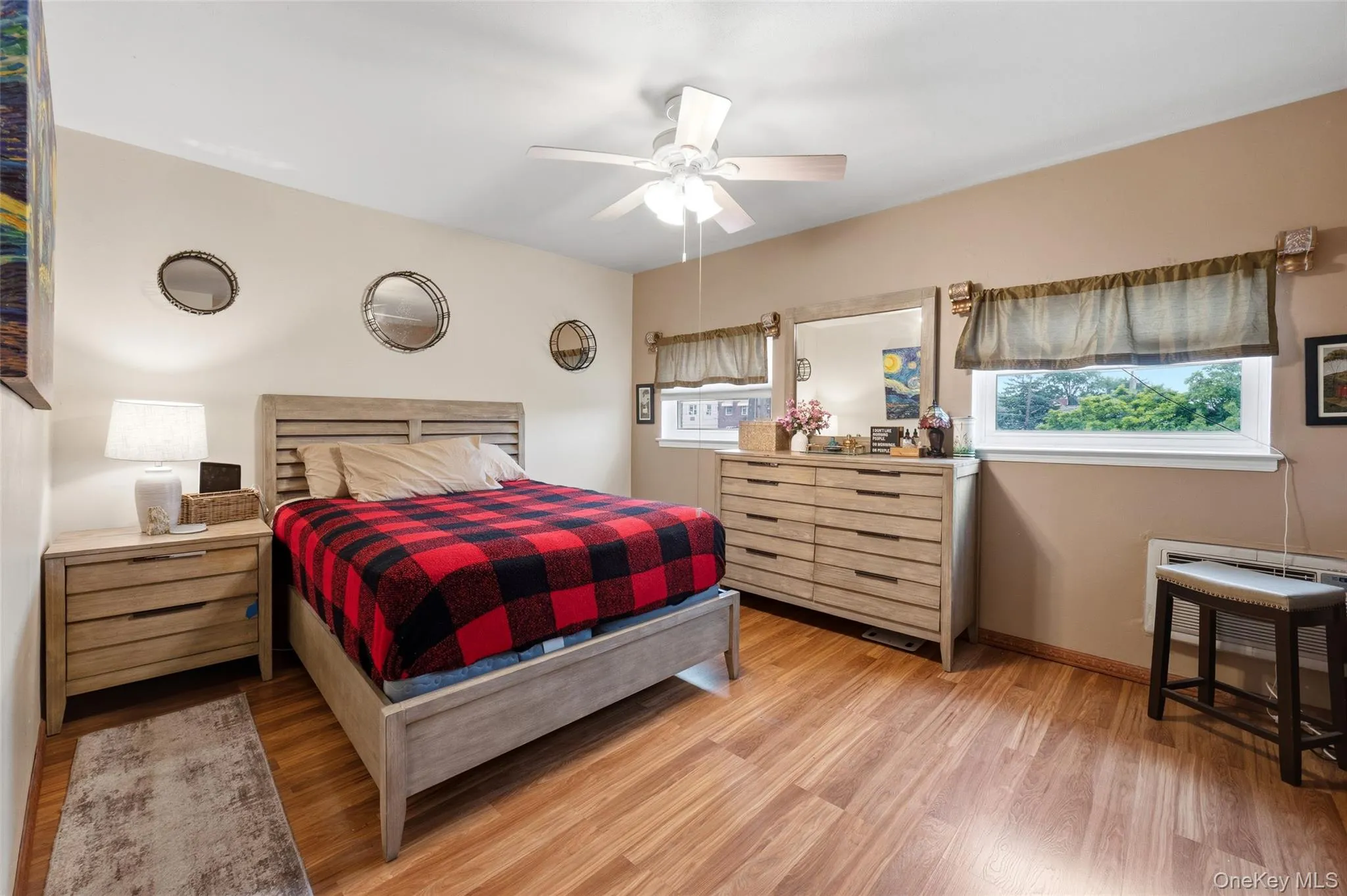 4230 Tremont Avenue, New York, NY, 3 Bedrooms Bedrooms, 8 Rooms Rooms,2 BathroomsBathrooms,Residential,For Rent,Tremont,0,1035460 4230 Tremont Avenue, New York, NY, 3 Bedrooms Bedrooms, 8 Rooms Rooms,2 BathroomsBathrooms,Residential,For Rent,Tremont,0,1035460
