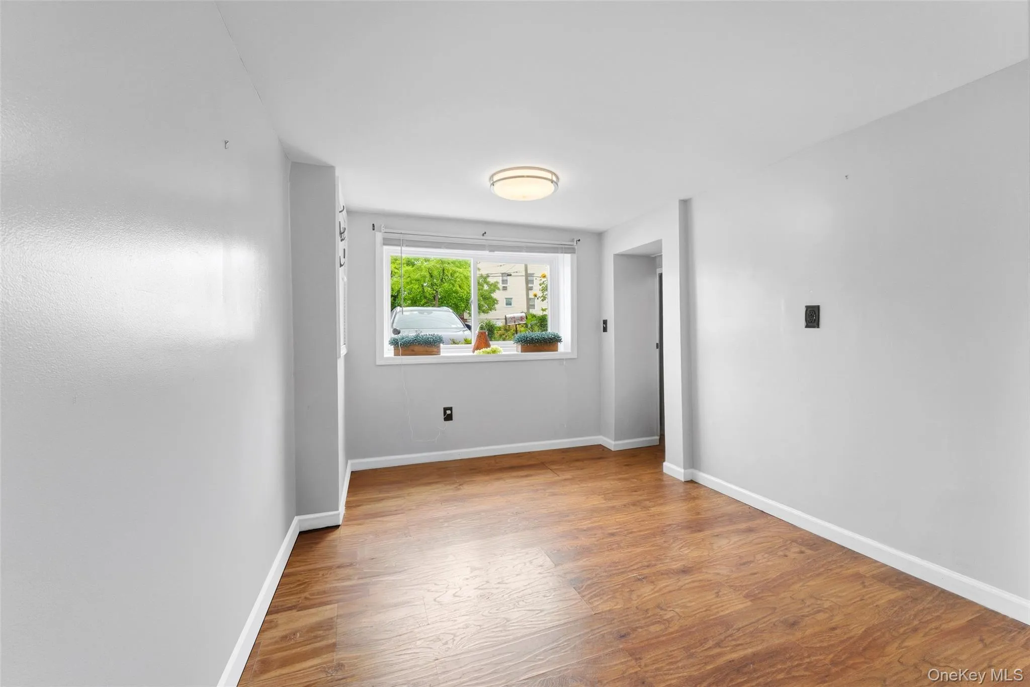 4230 Tremont Avenue, New York, NY, 3 Bedrooms Bedrooms, 8 Rooms Rooms,2 BathroomsBathrooms,Residential,For Rent,Tremont,0,1035460 4230 Tremont Avenue, New York, NY, 3 Bedrooms Bedrooms, 8 Rooms Rooms,2 BathroomsBathrooms,Residential,For Rent,Tremont,0,1035460