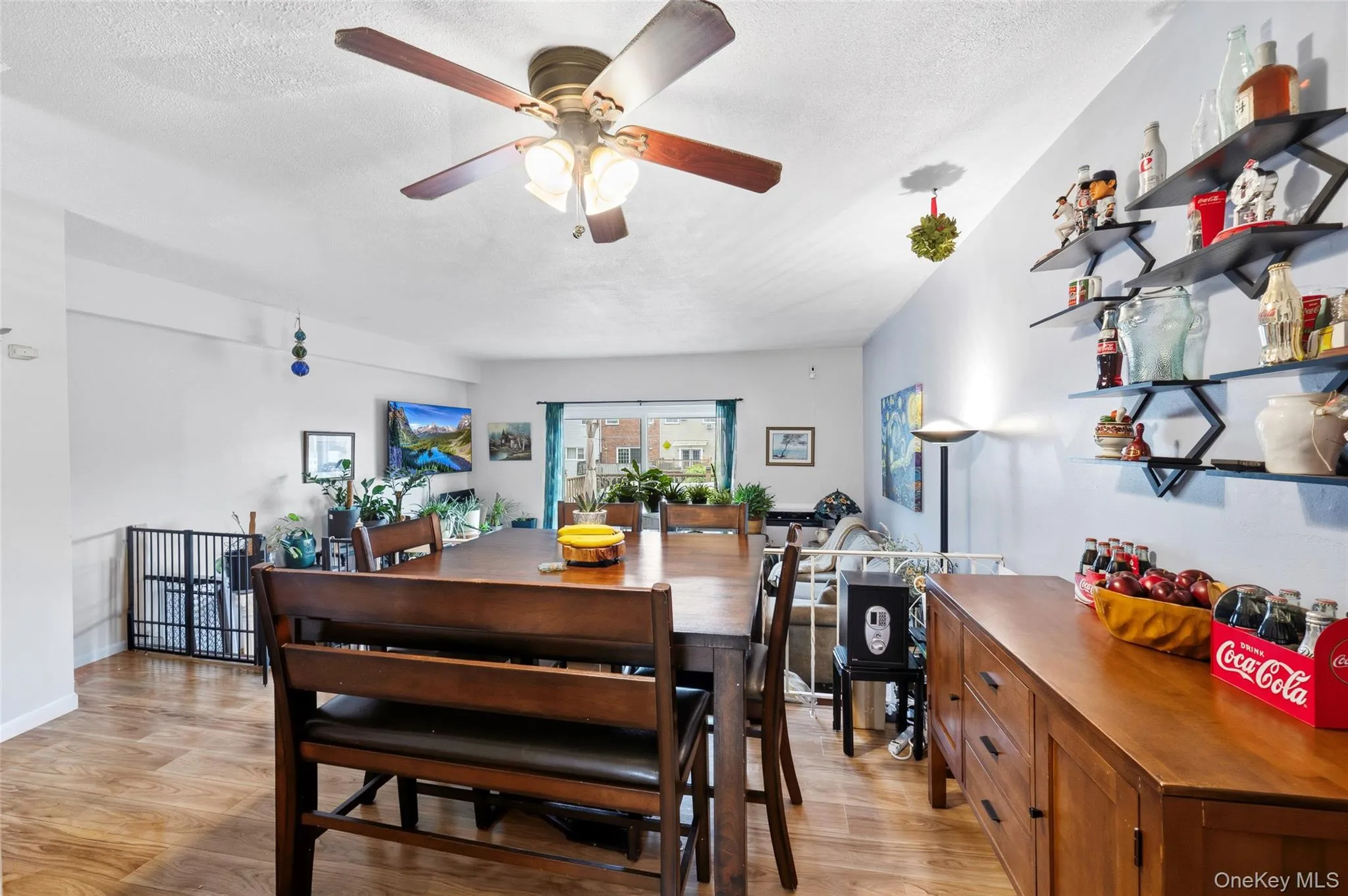 4230 Tremont Avenue, New York, NY, 3 Bedrooms Bedrooms, 8 Rooms Rooms,2 BathroomsBathrooms,Residential,For Rent,Tremont,0,1035460 4230 Tremont Avenue, New York, NY, 3 Bedrooms Bedrooms, 8 Rooms Rooms,2 BathroomsBathrooms,Residential,For Rent,Tremont,0,1035460