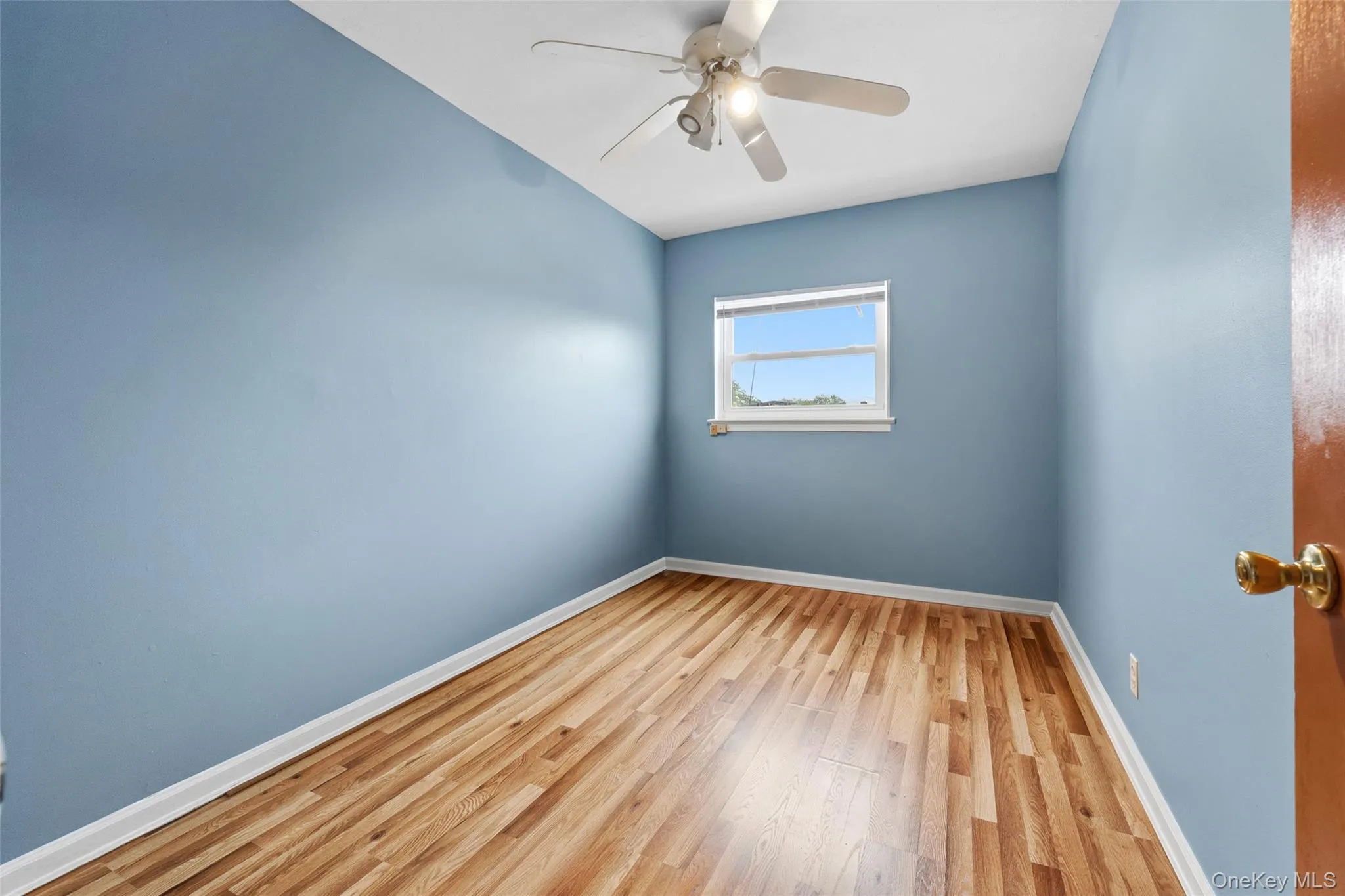 4230 Tremont Avenue, New York, NY, 3 Bedrooms Bedrooms, 8 Rooms Rooms,2 BathroomsBathrooms,Residential,For Rent,Tremont,0,1035460 4230 Tremont Avenue, New York, NY, 3 Bedrooms Bedrooms, 8 Rooms Rooms,2 BathroomsBathrooms,Residential,For Rent,Tremont,0,1035460
