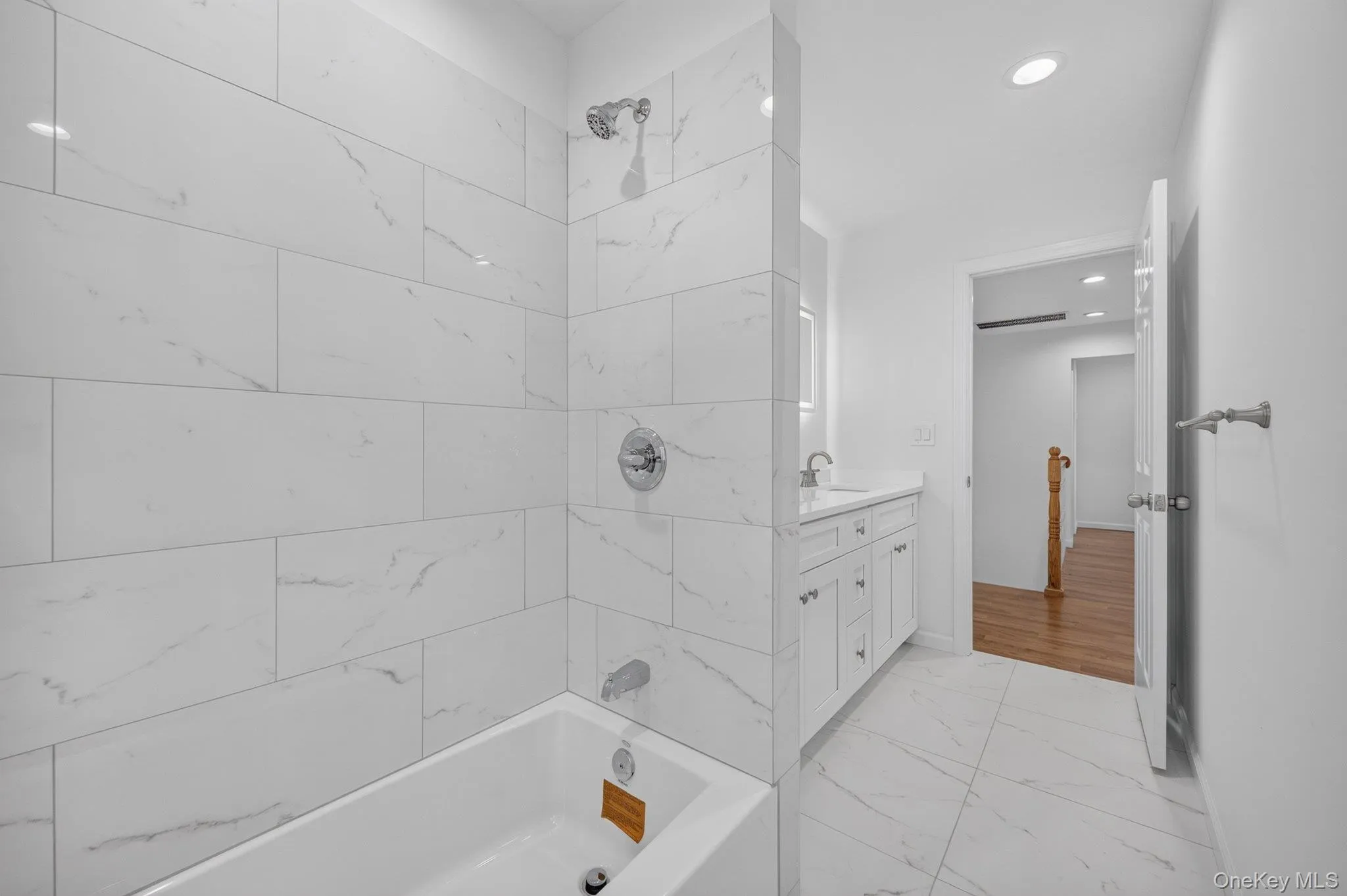 Hallway bathroom, located on the second floor. Hallway bathroom, located on the second floor.