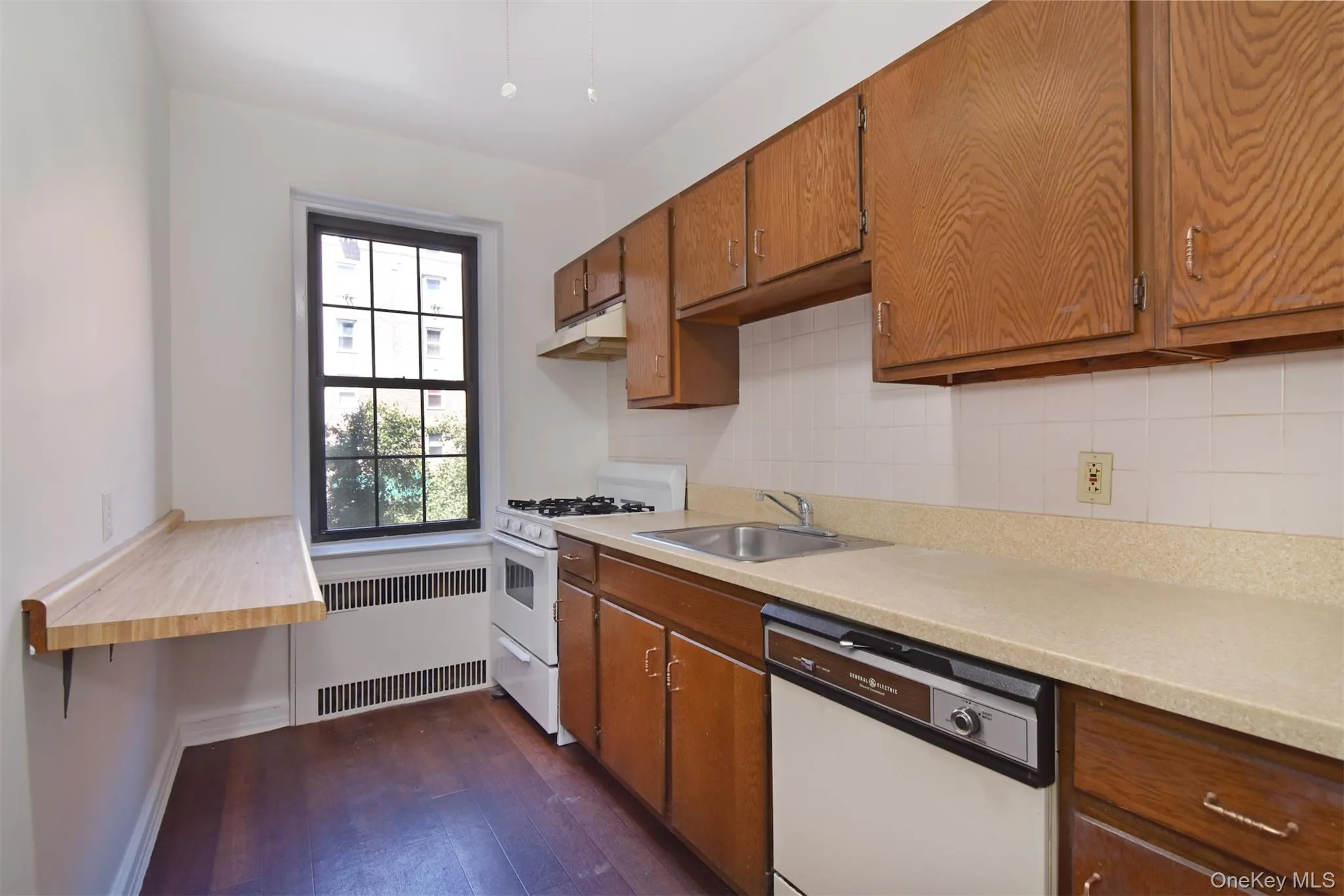 35 Parkview Avenue, Yonkers, NY, 1 Bedroom Bedrooms, 5 Rooms Rooms,1 BathroomBathrooms,Residential,For Rent,Parkview,0,1035465 35 Parkview Avenue, Yonkers, NY, 1 Bedroom Bedrooms, 5 Rooms Rooms,1 BathroomBathrooms,Residential,For Rent,Parkview,0,1035465