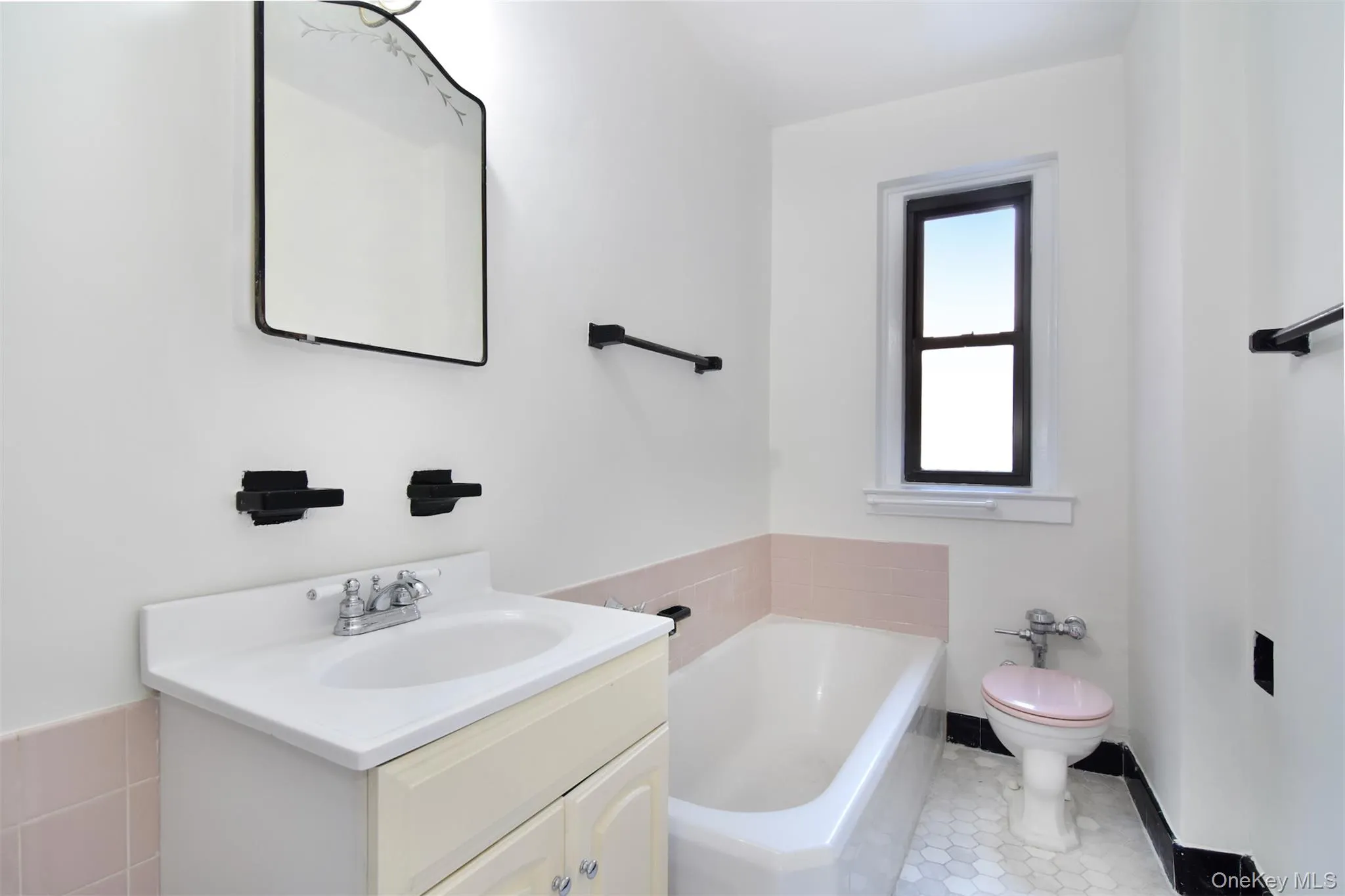 35 Parkview Avenue, Yonkers, NY, 1 Bedroom Bedrooms, 5 Rooms Rooms,1 BathroomBathrooms,Residential,For Rent,Parkview,0,1035465 35 Parkview Avenue, Yonkers, NY, 1 Bedroom Bedrooms, 5 Rooms Rooms,1 BathroomBathrooms,Residential,For Rent,Parkview,0,1035465