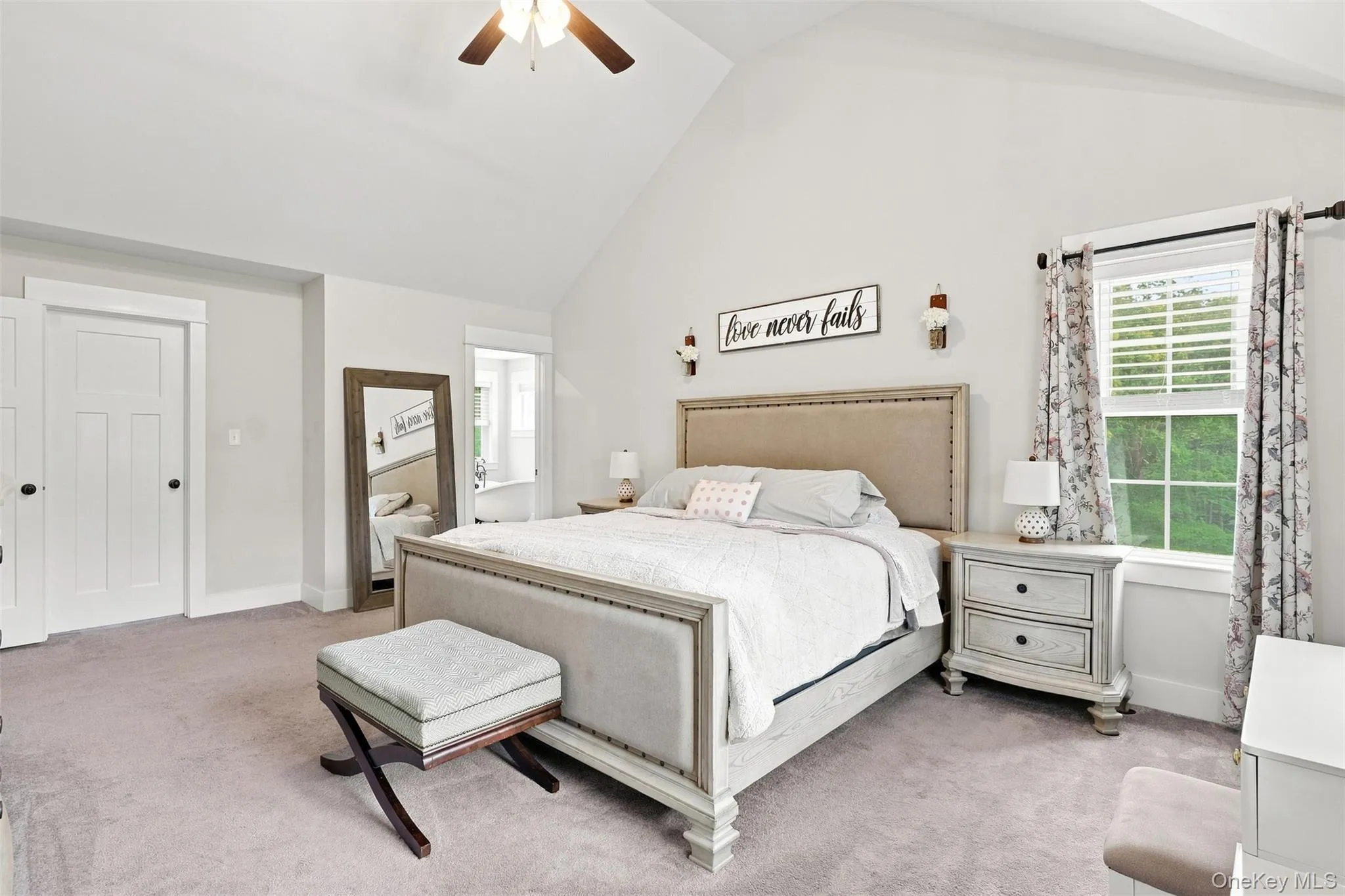 High ceilings, great natural light, multiple walk in closets and spa like ensuite High ceilings, great natural light, multiple walk in closets and spa like ensuite
