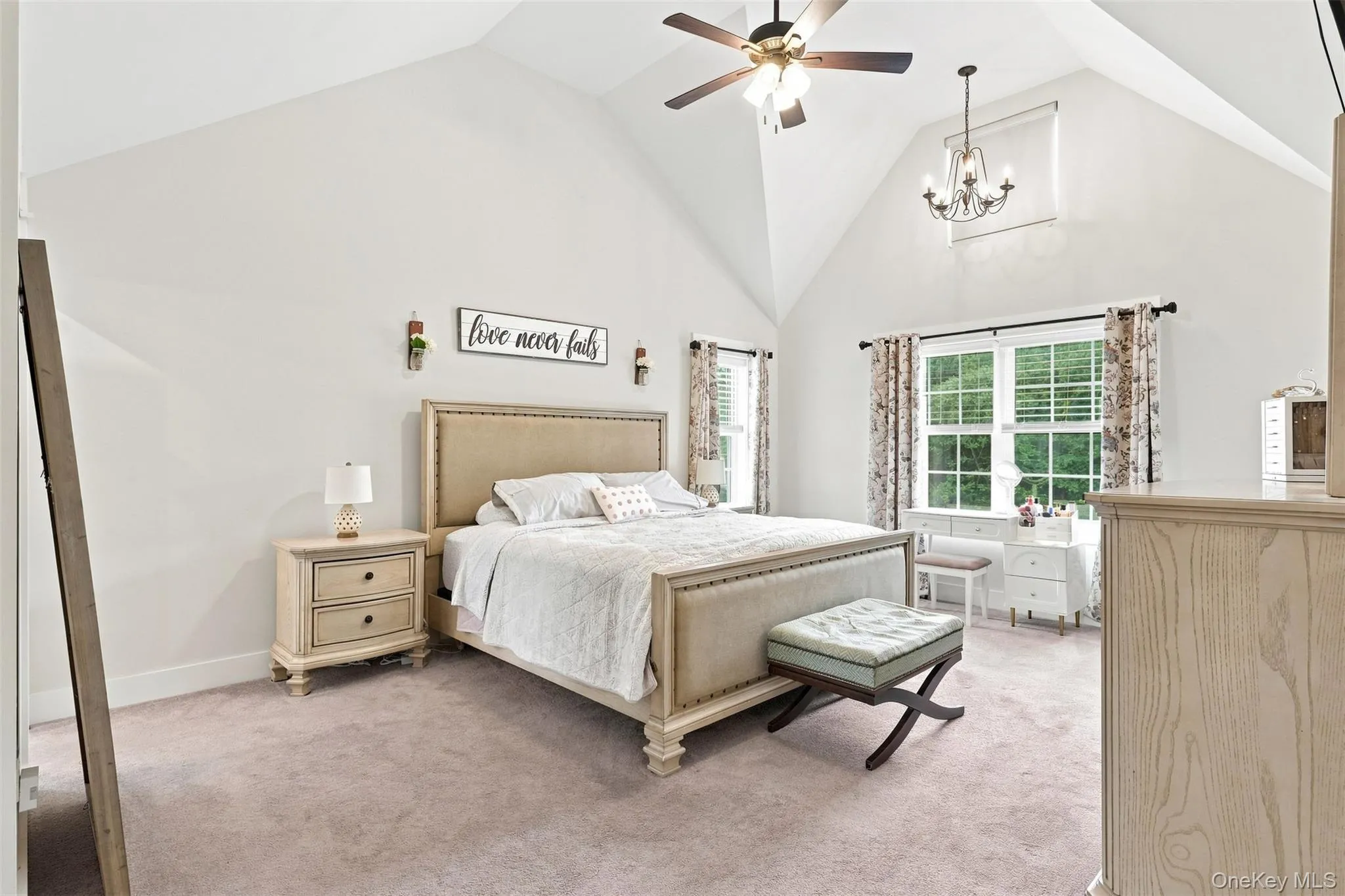 High ceilings, great natural light, multiple walk in closets and spa like ensuite High ceilings, great natural light, multiple walk in closets and spa like ensuite