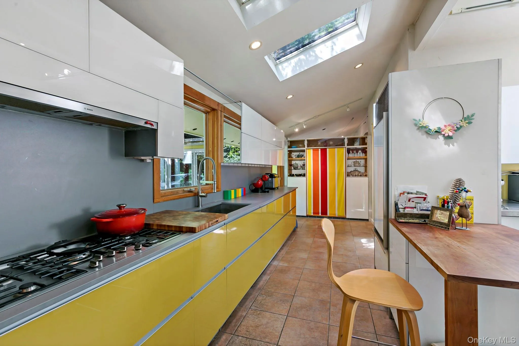 Designer kitchen and complete functionality. Designer kitchen and complete functionality.