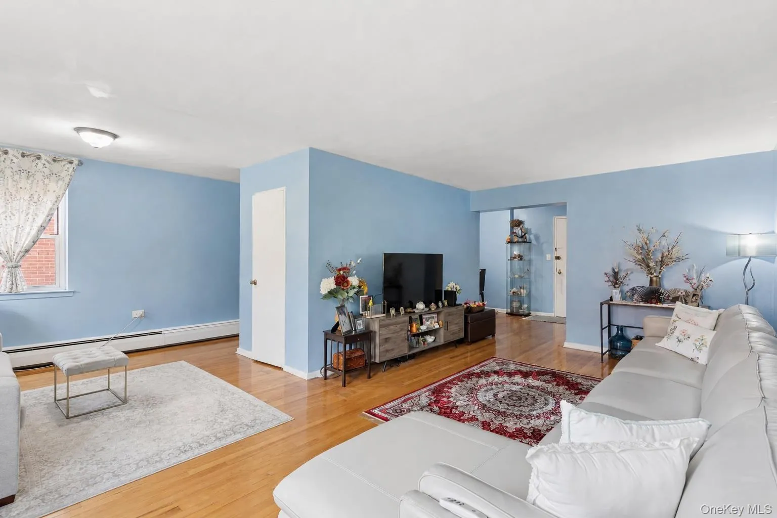 99-10 60th Avenue, New York, NY, 1 Bedroom Bedrooms, 5 Rooms Rooms,1 BathroomBathrooms,Residential,For Rent,60th,0,1035475 99-10 60th Avenue, New York, NY, 1 Bedroom Bedrooms, 5 Rooms Rooms,1 BathroomBathrooms,Residential,For Rent,60th,0,1035475