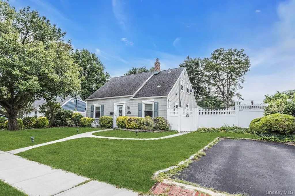 34 Vista Lane, Hempstead, NY, 3 Bedrooms Bedrooms, 6 Rooms Rooms,1 BathroomBathrooms,Residential,For Rent,Vista,0,1035477 34 Vista Lane, Hempstead, NY, 3 Bedrooms Bedrooms, 6 Rooms Rooms,1 BathroomBathrooms,Residential,For Rent,Vista,0,1035477