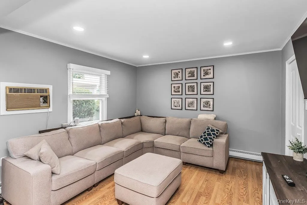 34 Vista Lane, Hempstead, NY, 3 Bedrooms Bedrooms, 6 Rooms Rooms,1 BathroomBathrooms,Residential,For Rent,Vista,0,1035477 34 Vista Lane, Hempstead, NY, 3 Bedrooms Bedrooms, 6 Rooms Rooms,1 BathroomBathrooms,Residential,For Rent,Vista,0,1035477