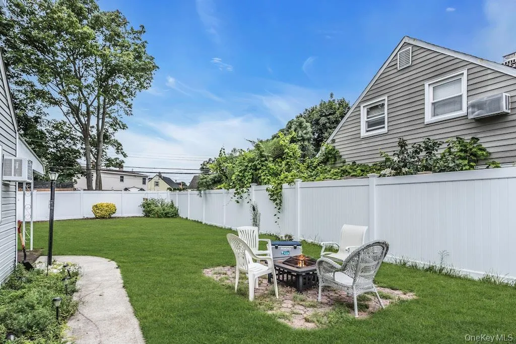 34 Vista Lane, Hempstead, NY, 3 Bedrooms Bedrooms, 6 Rooms Rooms,1 BathroomBathrooms,Residential,For Rent,Vista,0,1035477 34 Vista Lane, Hempstead, NY, 3 Bedrooms Bedrooms, 6 Rooms Rooms,1 BathroomBathrooms,Residential,For Rent,Vista,0,1035477