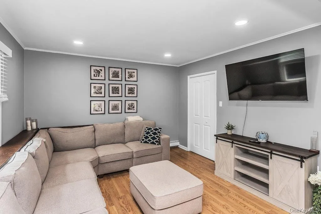 34 Vista Lane, Hempstead, NY, 3 Bedrooms Bedrooms, 6 Rooms Rooms,1 BathroomBathrooms,Residential,For Rent,Vista,0,1035477 34 Vista Lane, Hempstead, NY, 3 Bedrooms Bedrooms, 6 Rooms Rooms,1 BathroomBathrooms,Residential,For Rent,Vista,0,1035477