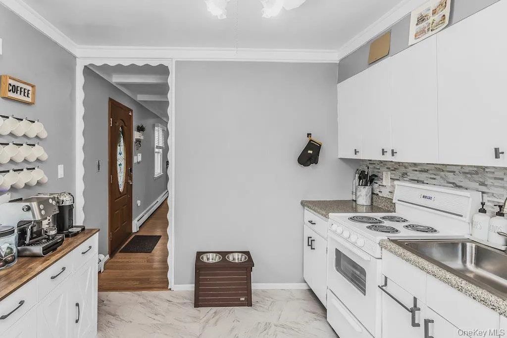 34 Vista Lane, Hempstead, NY, 3 Bedrooms Bedrooms, 6 Rooms Rooms,1 BathroomBathrooms,Residential,For Rent,Vista,0,1035477 34 Vista Lane, Hempstead, NY, 3 Bedrooms Bedrooms, 6 Rooms Rooms,1 BathroomBathrooms,Residential,For Rent,Vista,0,1035477