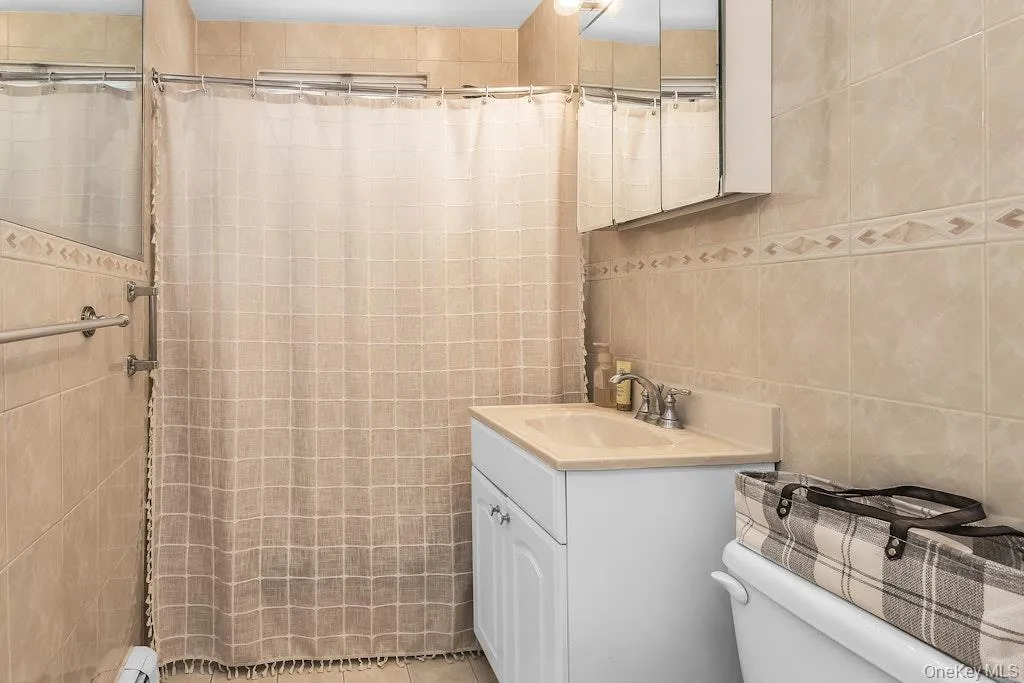 34 Vista Lane, Hempstead, NY, 3 Bedrooms Bedrooms, 6 Rooms Rooms,1 BathroomBathrooms,Residential,For Rent,Vista,0,1035477 34 Vista Lane, Hempstead, NY, 3 Bedrooms Bedrooms, 6 Rooms Rooms,1 BathroomBathrooms,Residential,For Rent,Vista,0,1035477