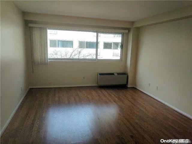 88 Cuttermill Road, North Hempstead, NY, 1 Bedroom Bedrooms, 4 Rooms Rooms,1 BathroomBathrooms,Residential Lease,For Rent,Cuttermill,0,1035478 88 Cuttermill Road, North Hempstead, NY, 1 Bedroom Bedrooms, 4 Rooms Rooms,1 BathroomBathrooms,Residential Lease,For Rent,Cuttermill,0,1035478