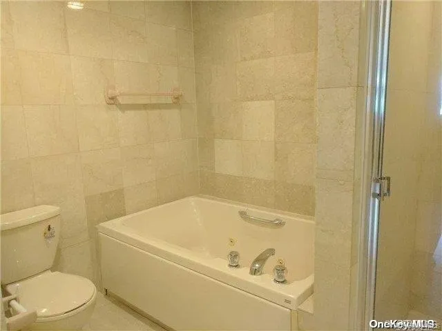 88 Cuttermill Road, North Hempstead, NY, 1 Bedroom Bedrooms, 4 Rooms Rooms,1 BathroomBathrooms,Residential Lease,For Rent,Cuttermill,0,1035478 88 Cuttermill Road, North Hempstead, NY, 1 Bedroom Bedrooms, 4 Rooms Rooms,1 BathroomBathrooms,Residential Lease,For Rent,Cuttermill,0,1035478