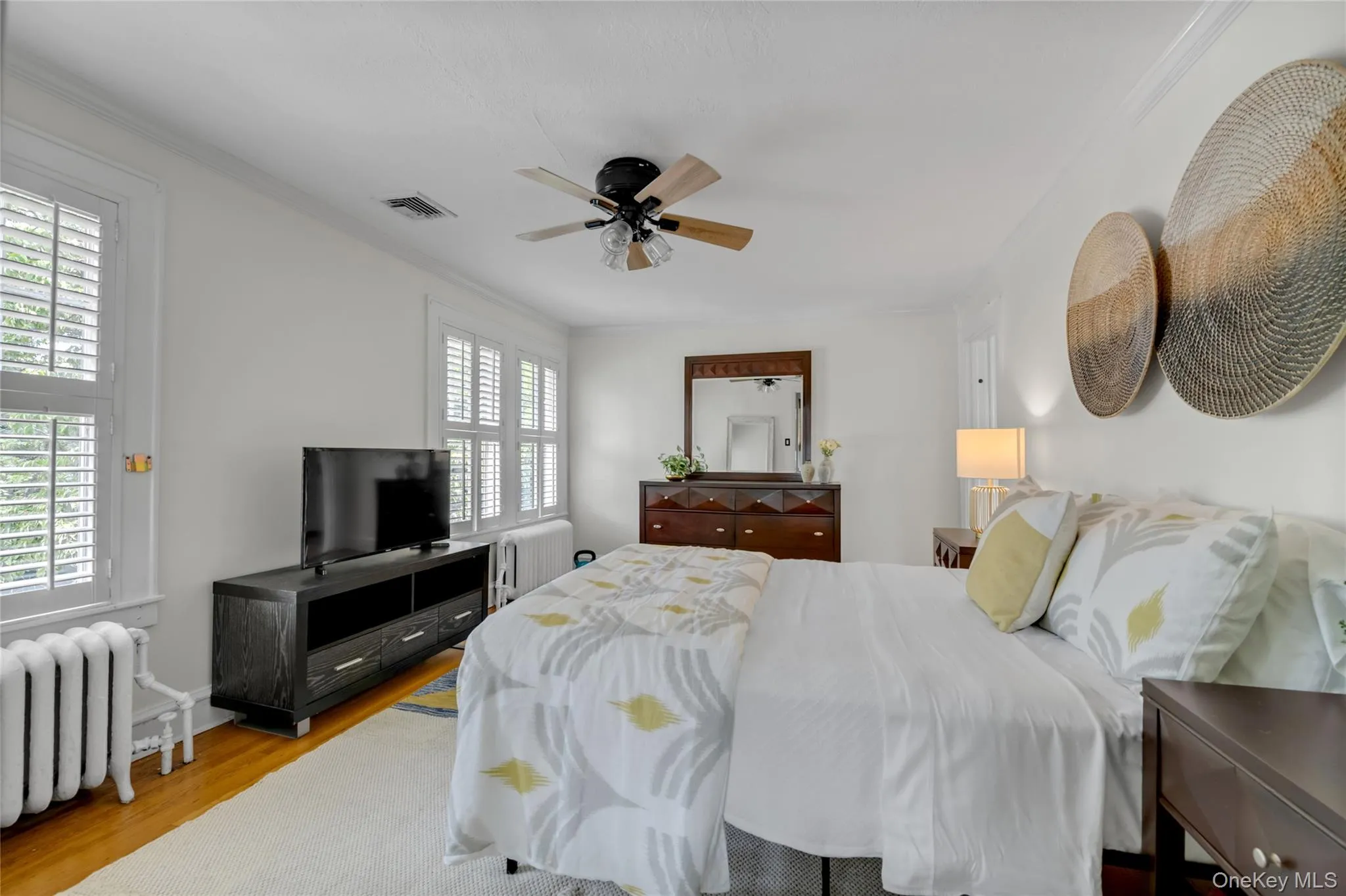 320 Forest Road, New York, NY, 4 Bedrooms Bedrooms, 7 Rooms Rooms,1 BathroomBathrooms,Residential,For Rent,Forest,0,1035490 320 Forest Road, New York, NY, 4 Bedrooms Bedrooms, 7 Rooms Rooms,1 BathroomBathrooms,Residential,For Rent,Forest,0,1035490