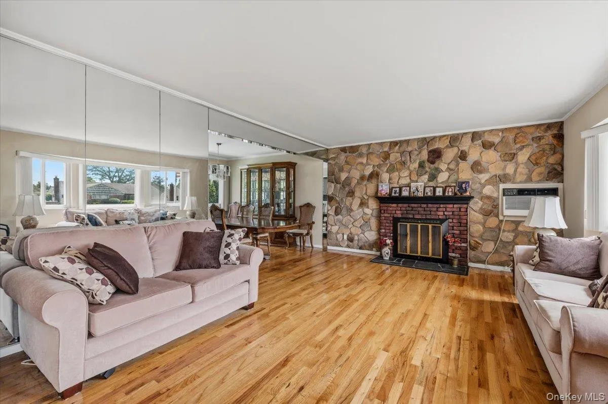 26 Margaret Road, Oyster Bay, NY, 3 Bedrooms Bedrooms, 7 Rooms Rooms,2 BathroomsBathrooms,Residential,For Rent,Margaret,0,1035492 26 Margaret Road, Oyster Bay, NY, 3 Bedrooms Bedrooms, 7 Rooms Rooms,2 BathroomsBathrooms,Residential,For Rent,Margaret,0,1035492