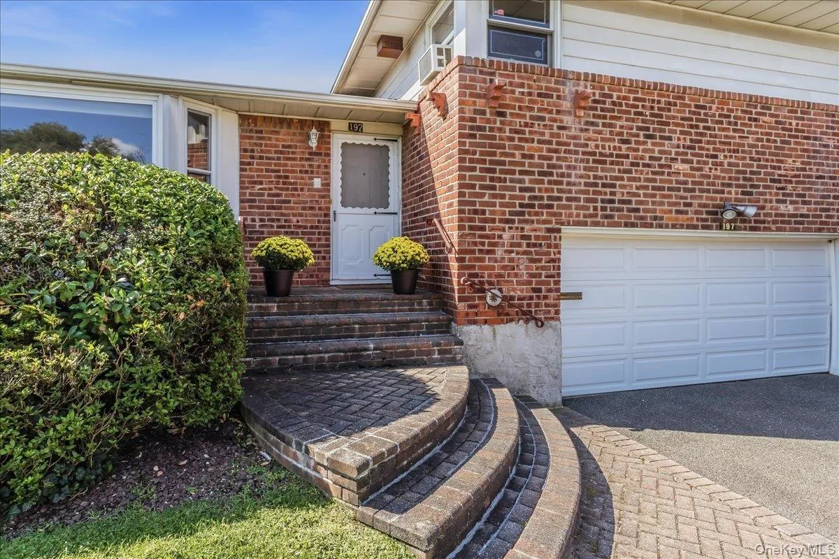 197 Stephen Street, Hempstead, NY, 3 Bedrooms Bedrooms, 8 Rooms Rooms,2 BathroomsBathrooms,Residential,For Rent,Stephen,0,1035498 197 Stephen Street, Hempstead, NY, 3 Bedrooms Bedrooms, 8 Rooms Rooms,2 BathroomsBathrooms,Residential,For Rent,Stephen,0,1035498
