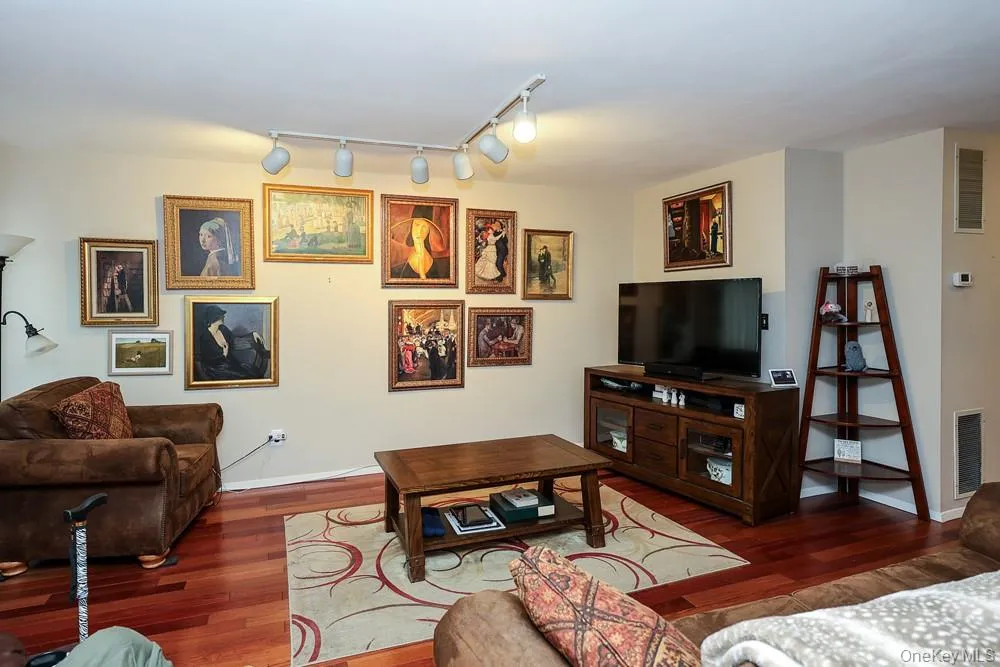 53 Villas Circle, Huntington, NY, 2 Bedrooms Bedrooms, 6 Rooms Rooms,2 BathroomsBathrooms,Residential,For Rent,Villas,0,1035502 53 Villas Circle, Huntington, NY, 2 Bedrooms Bedrooms, 6 Rooms Rooms,2 BathroomsBathrooms,Residential,For Rent,Villas,0,1035502