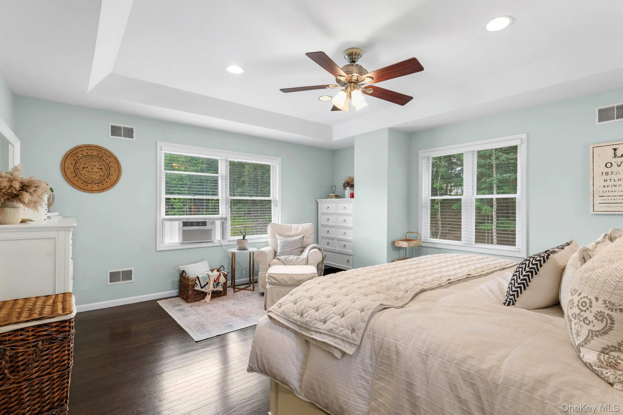 Spacious main bedroom Spacious main bedroom