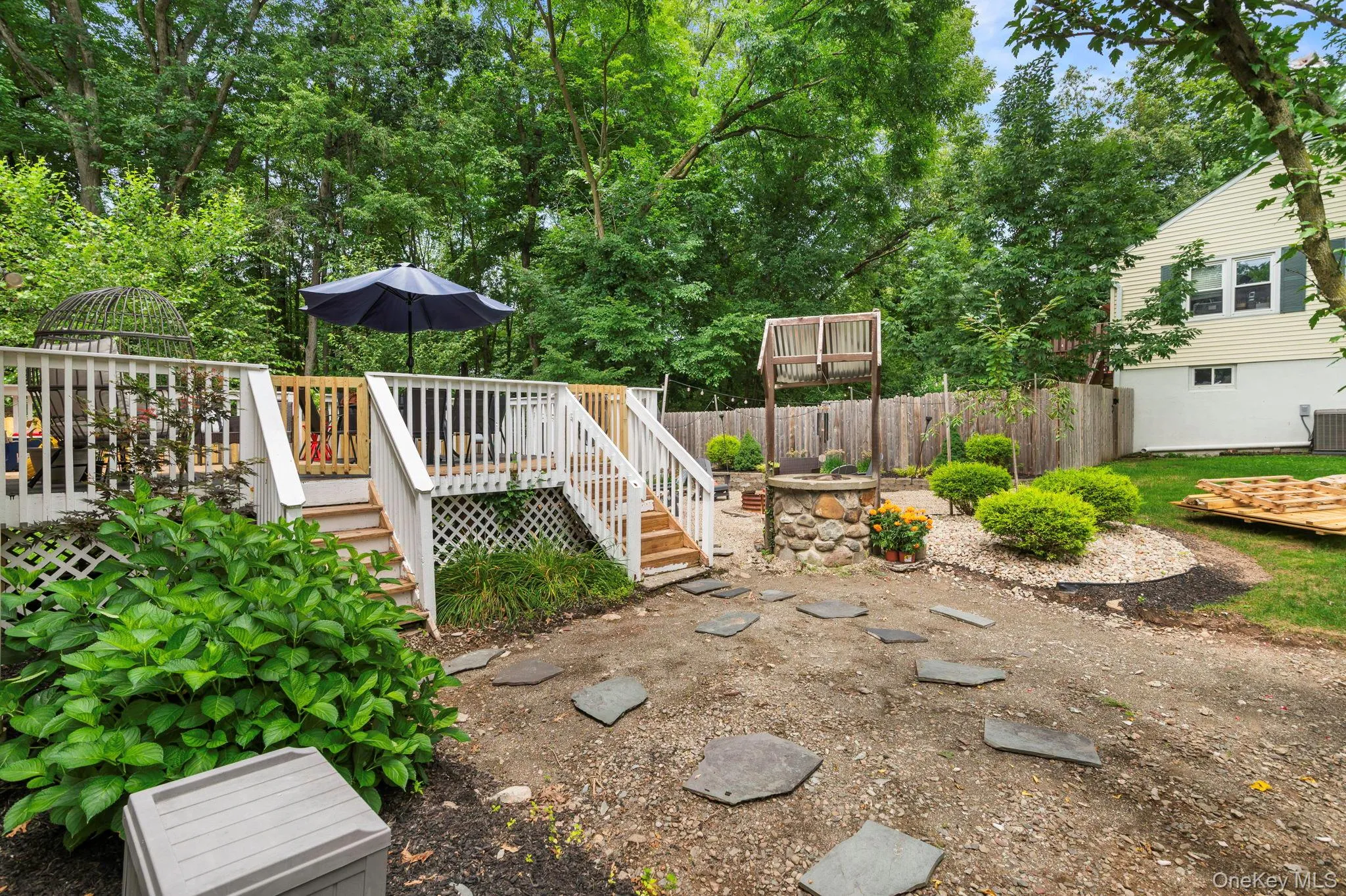 Expansive backyard oasis Expansive backyard oasis