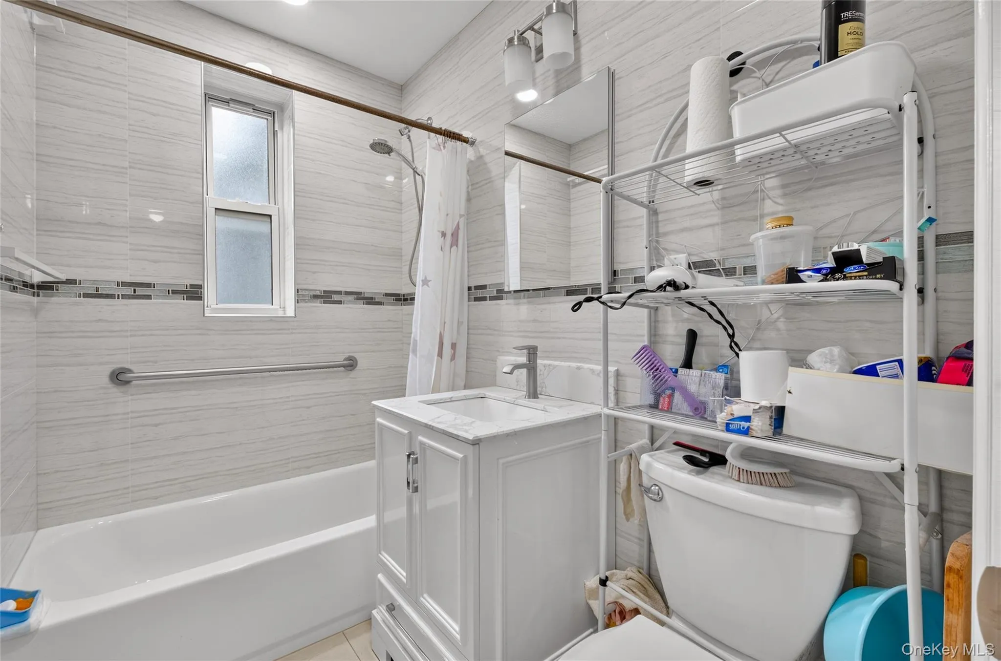 42-40 Bowne Street, New York, NY, 1 Bedroom Bedrooms, 4 Rooms Rooms,1 BathroomBathrooms,Residential,For Rent,Bowne,0,1035505 42-40 Bowne Street, New York, NY, 1 Bedroom Bedrooms, 4 Rooms Rooms,1 BathroomBathrooms,Residential,For Rent,Bowne,0,1035505