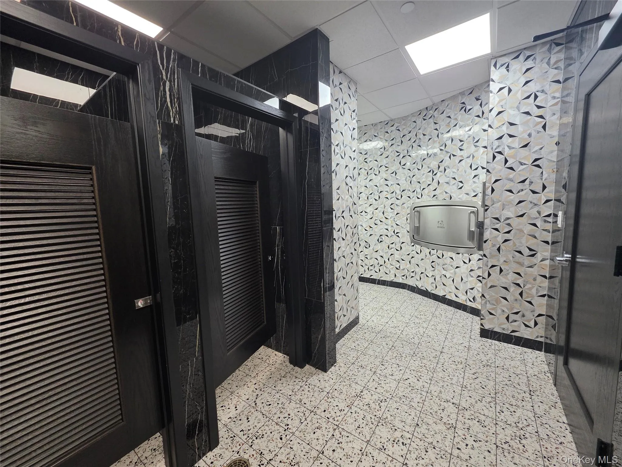 WOMENS BATHROOM WOMENS BATHROOM