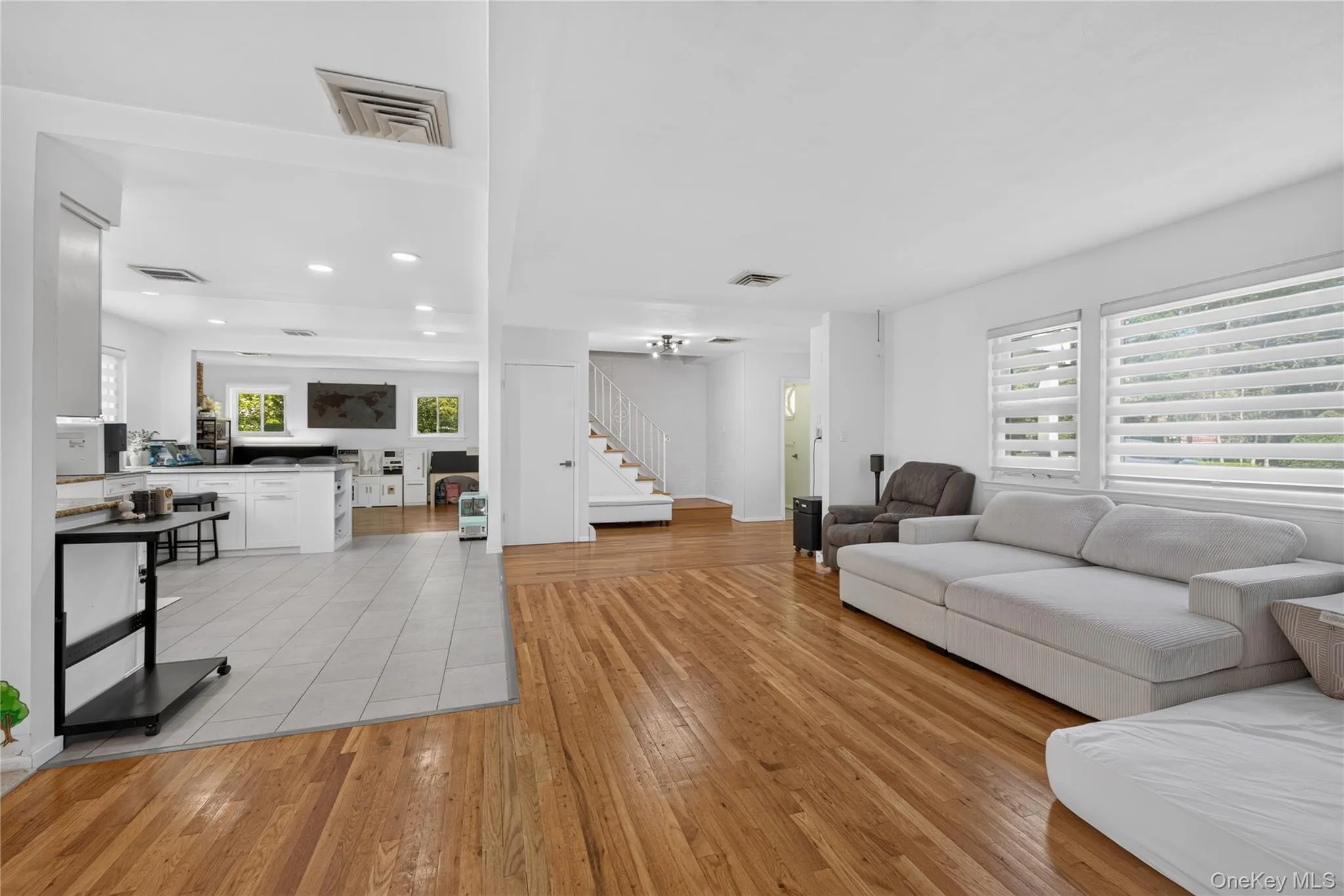 1171 Carlls Straight Path, Huntington, NY, 4 Bedrooms Bedrooms, 8 Rooms Rooms,2 BathroomsBathrooms,Residential,For Rent,Carlls Straight,0,1035527 1171 Carlls Straight Path, Huntington, NY, 4 Bedrooms Bedrooms, 8 Rooms Rooms,2 BathroomsBathrooms,Residential,For Rent,Carlls Straight,0,1035527