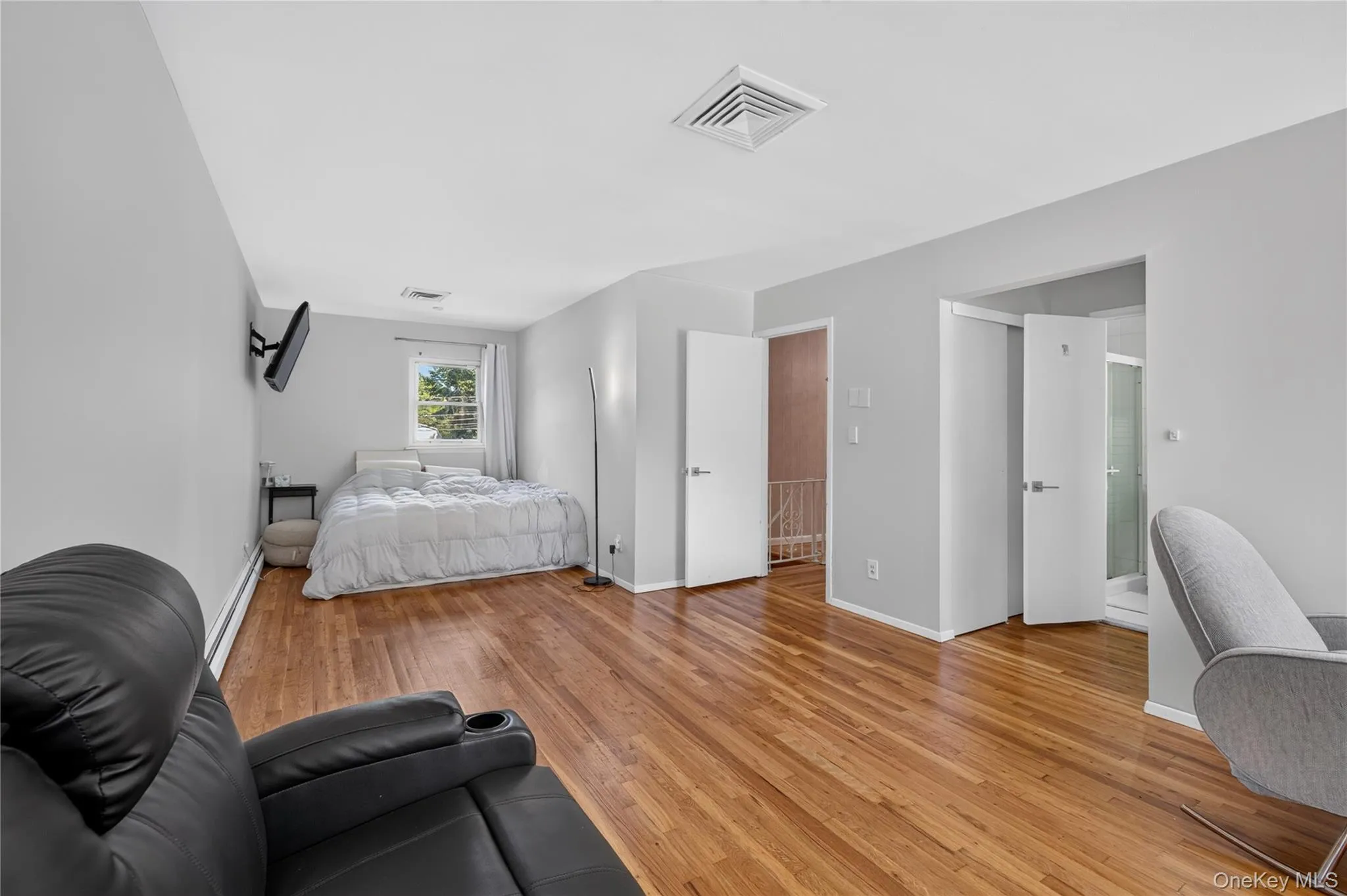1171 Carlls Straight Path, Huntington, NY, 4 Bedrooms Bedrooms, 8 Rooms Rooms,2 BathroomsBathrooms,Residential,For Rent,Carlls Straight,0,1035527 1171 Carlls Straight Path, Huntington, NY, 4 Bedrooms Bedrooms, 8 Rooms Rooms,2 BathroomsBathrooms,Residential,For Rent,Carlls Straight,0,1035527