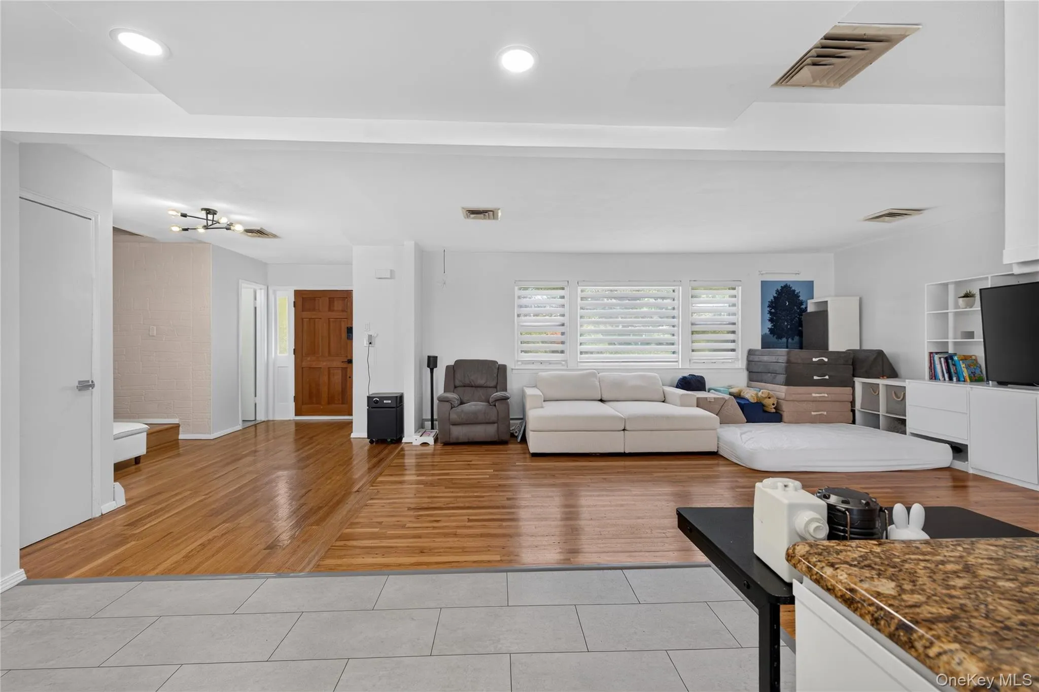 1171 Carlls Straight Path, Huntington, NY, 4 Bedrooms Bedrooms, 8 Rooms Rooms,2 BathroomsBathrooms,Residential,For Rent,Carlls Straight,0,1035527 1171 Carlls Straight Path, Huntington, NY, 4 Bedrooms Bedrooms, 8 Rooms Rooms,2 BathroomsBathrooms,Residential,For Rent,Carlls Straight,0,1035527