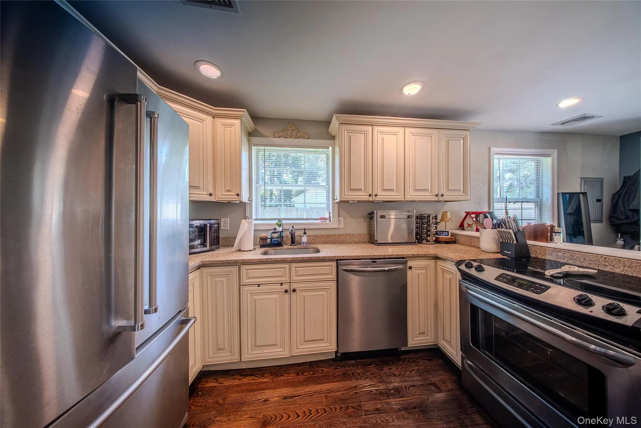17 Connelly Drive, Brookhaven, NY, 2 Bedrooms Bedrooms, 5 Rooms Rooms,1 BathroomBathrooms,Residential,For Rent,Connelly,0,1035541 17 Connelly Drive, Brookhaven, NY, 2 Bedrooms Bedrooms, 5 Rooms Rooms,1 BathroomBathrooms,Residential,For Rent,Connelly,0,1035541