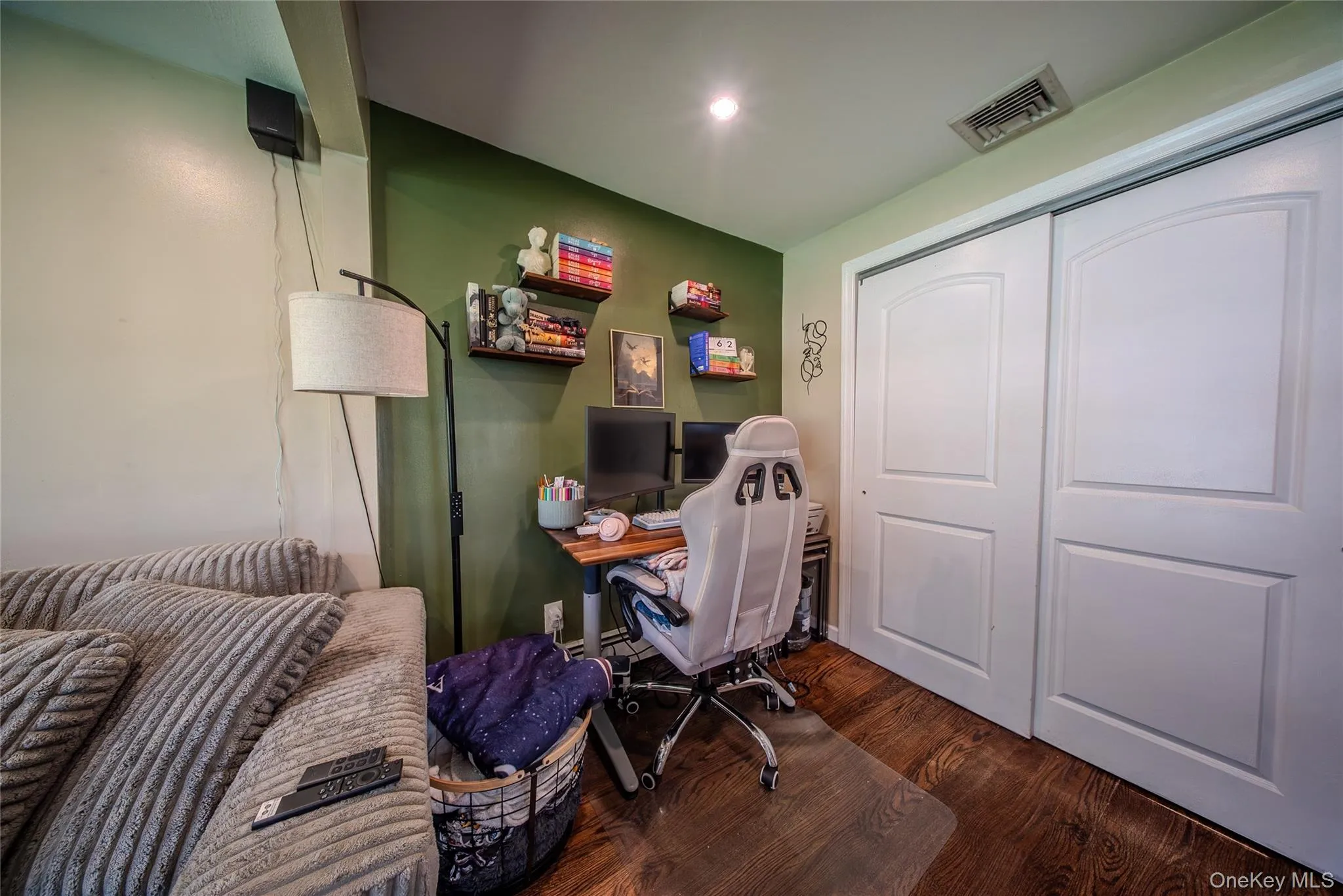 17 Connelly Drive, Brookhaven, NY, 2 Bedrooms Bedrooms, 5 Rooms Rooms,1 BathroomBathrooms,Residential,For Rent,Connelly,0,1035541 17 Connelly Drive, Brookhaven, NY, 2 Bedrooms Bedrooms, 5 Rooms Rooms,1 BathroomBathrooms,Residential,For Rent,Connelly,0,1035541