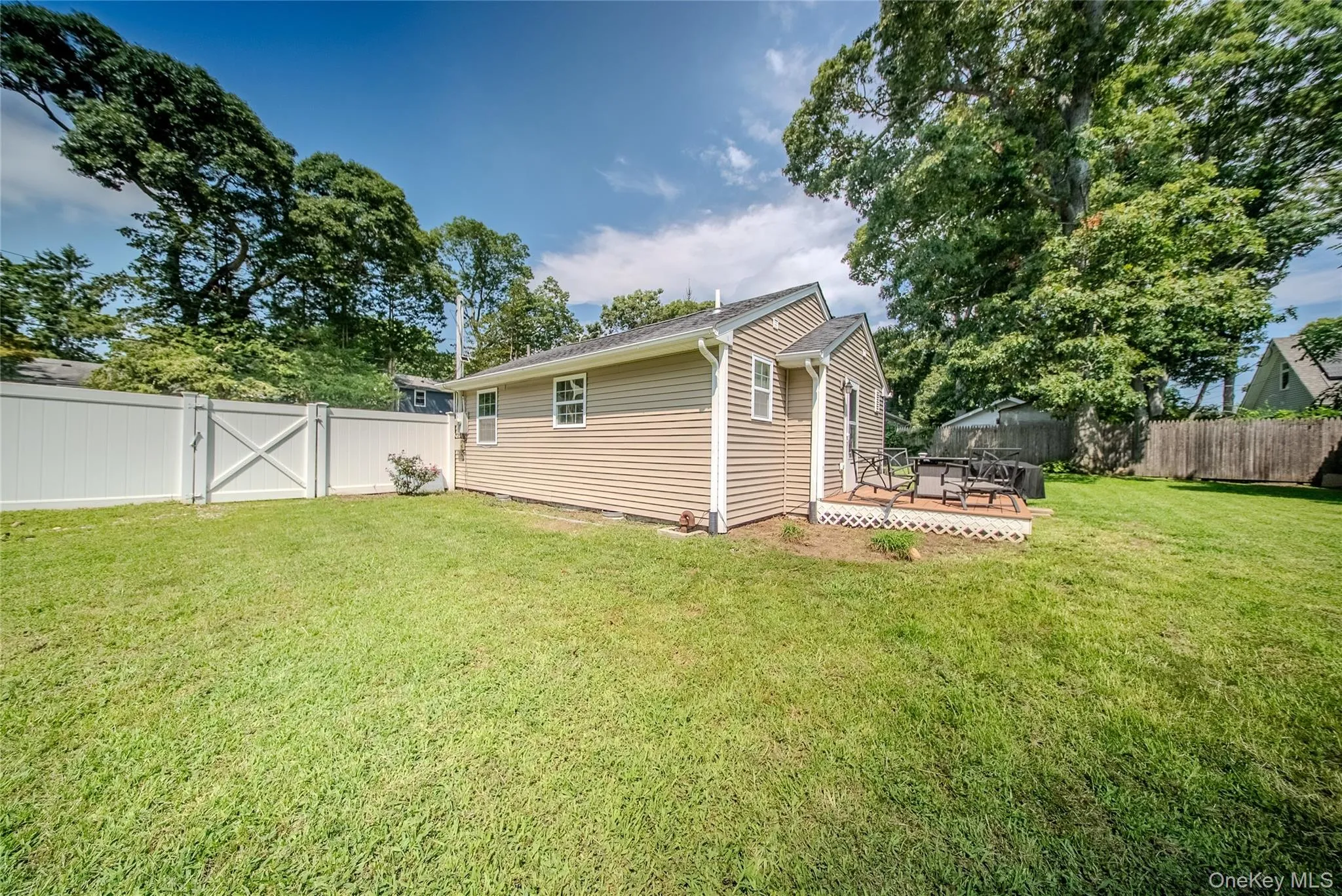 17 Connelly Drive, Brookhaven, NY, 2 Bedrooms Bedrooms, 5 Rooms Rooms,1 BathroomBathrooms,Residential,For Rent,Connelly,0,1035541 17 Connelly Drive, Brookhaven, NY, 2 Bedrooms Bedrooms, 5 Rooms Rooms,1 BathroomBathrooms,Residential,For Rent,Connelly,0,1035541