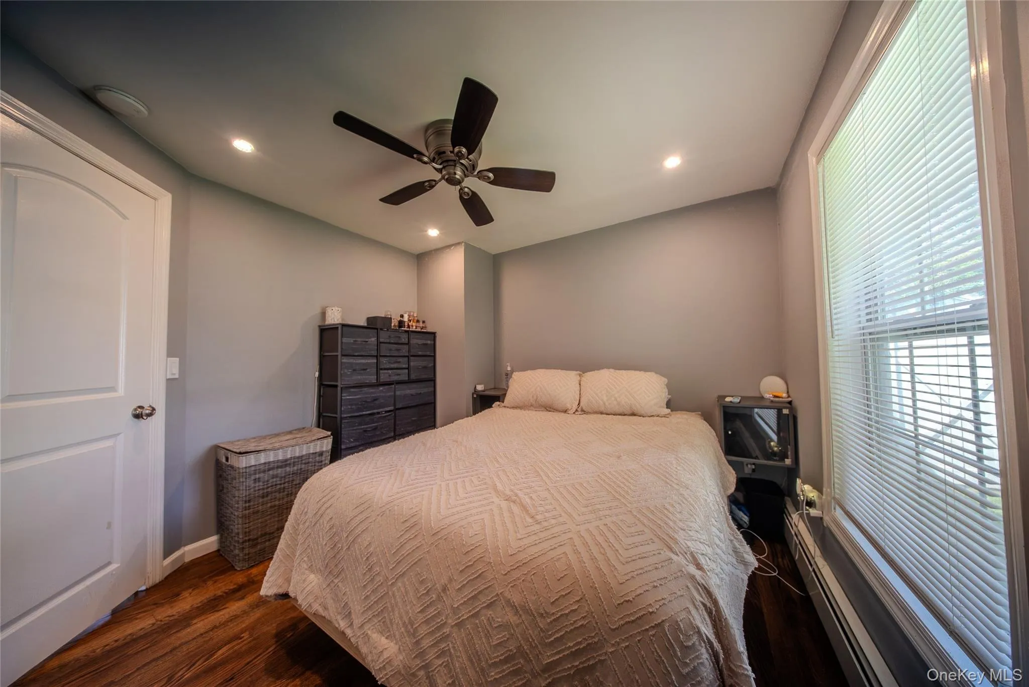 17 Connelly Drive, Brookhaven, NY, 2 Bedrooms Bedrooms, 5 Rooms Rooms,1 BathroomBathrooms,Residential,For Rent,Connelly,0,1035541 17 Connelly Drive, Brookhaven, NY, 2 Bedrooms Bedrooms, 5 Rooms Rooms,1 BathroomBathrooms,Residential,For Rent,Connelly,0,1035541