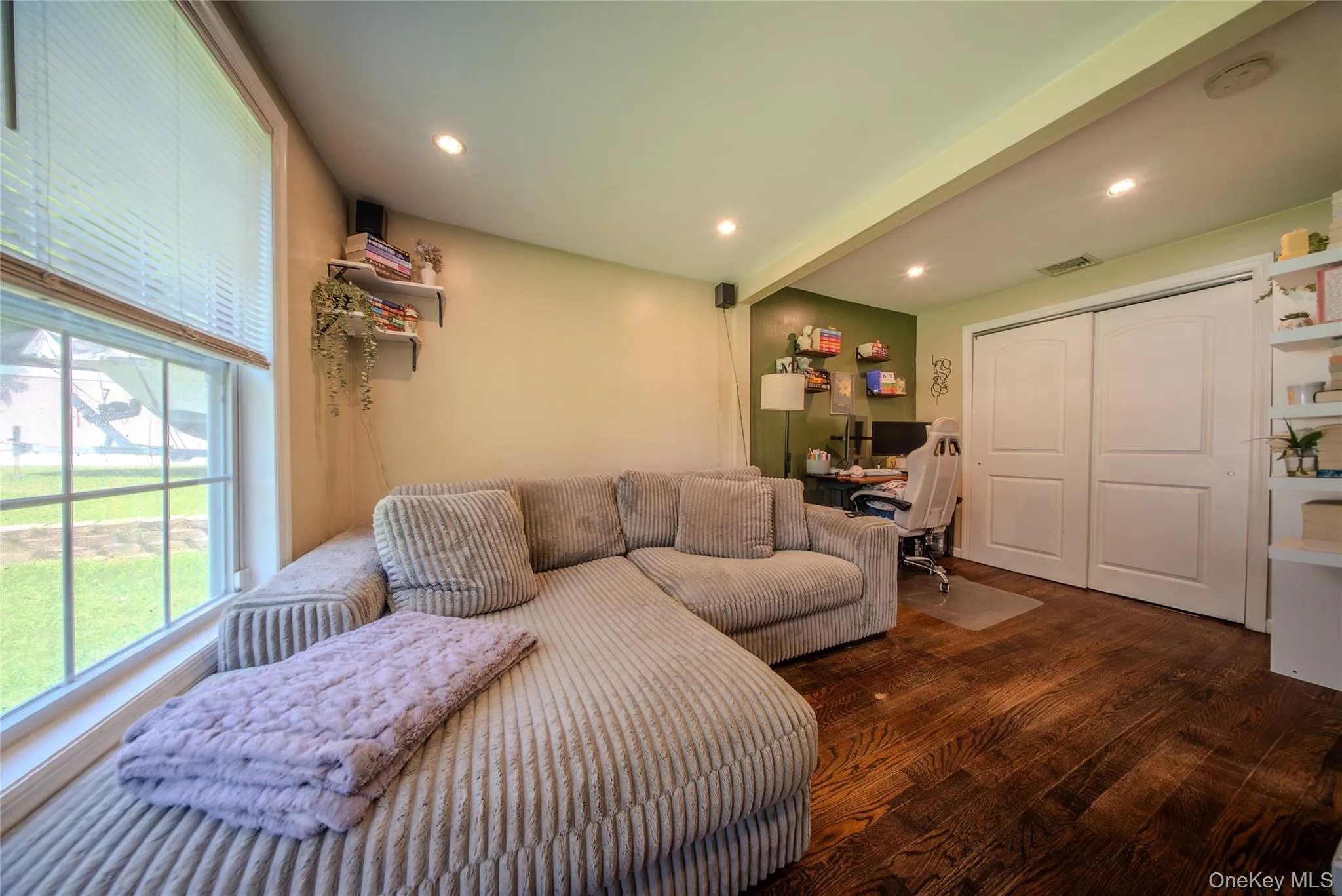 17 Connelly Drive, Brookhaven, NY, 2 Bedrooms Bedrooms, 5 Rooms Rooms,1 BathroomBathrooms,Residential,For Rent,Connelly,0,1035541 17 Connelly Drive, Brookhaven, NY, 2 Bedrooms Bedrooms, 5 Rooms Rooms,1 BathroomBathrooms,Residential,For Rent,Connelly,0,1035541